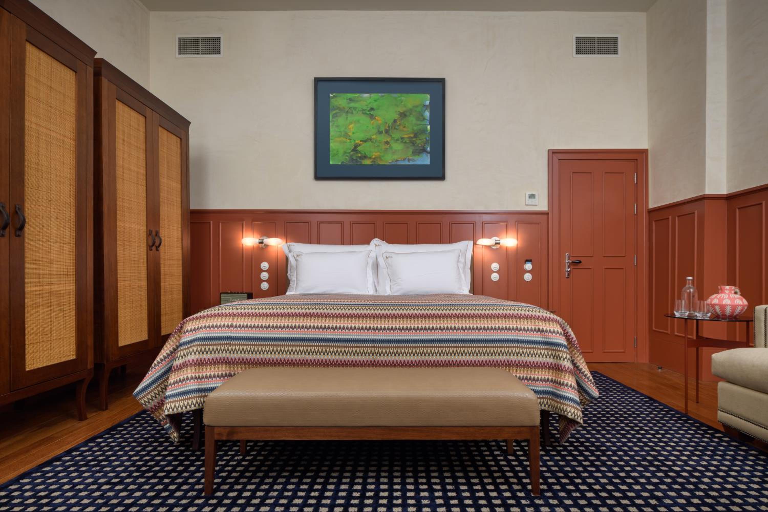 Prestige Double Room with Partial Square View