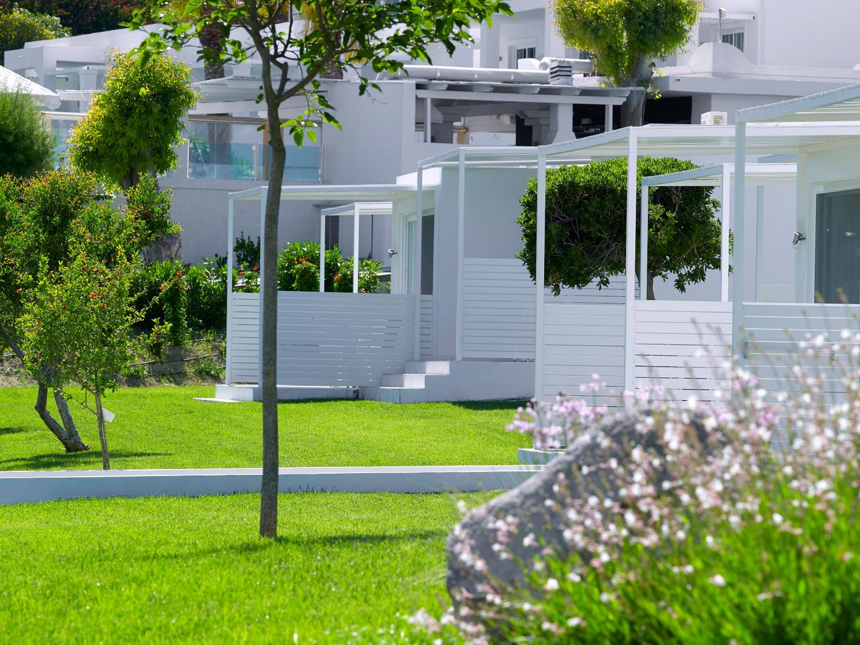 Bungalow with Garden View - Photo 3