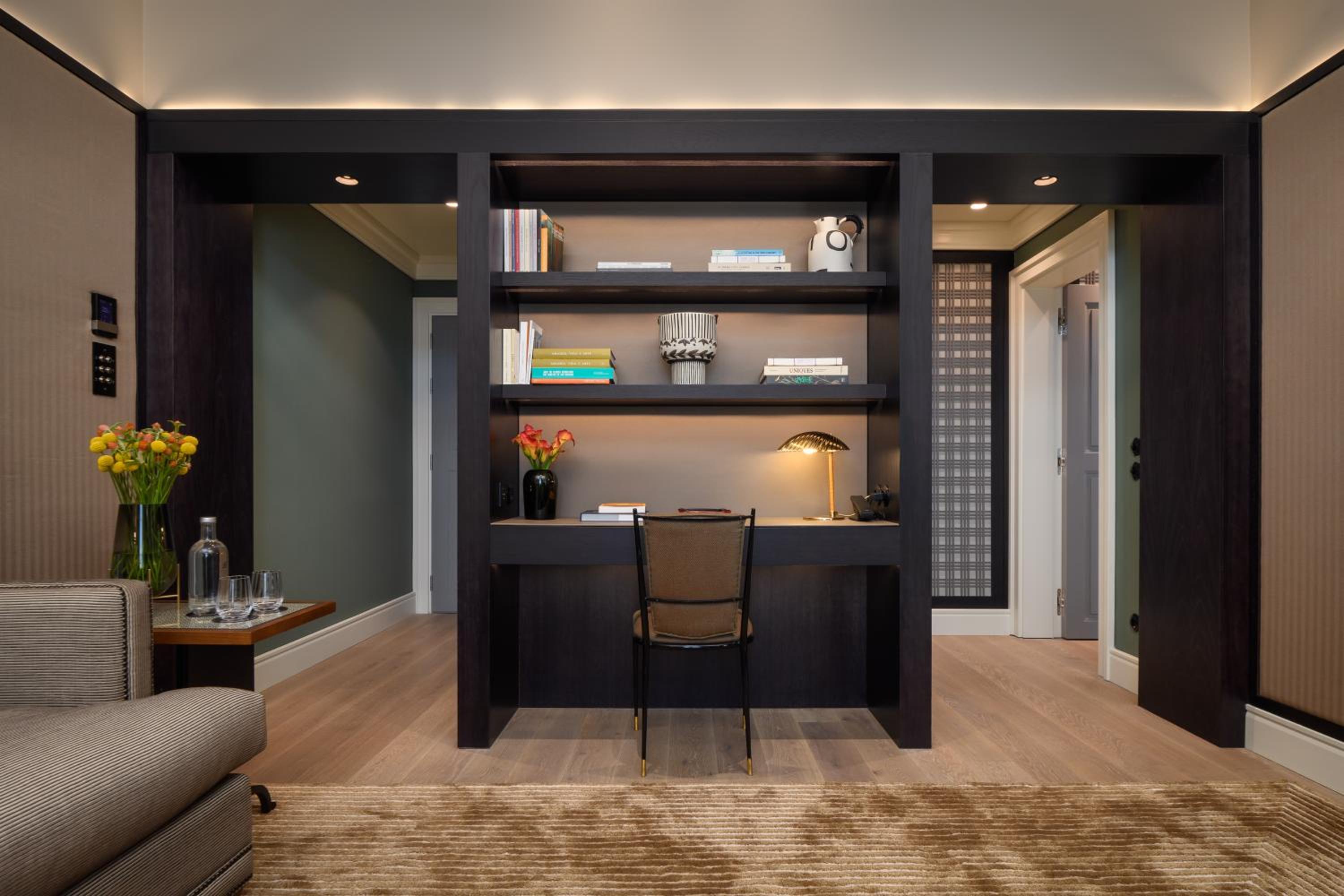 Suite - Photo 3