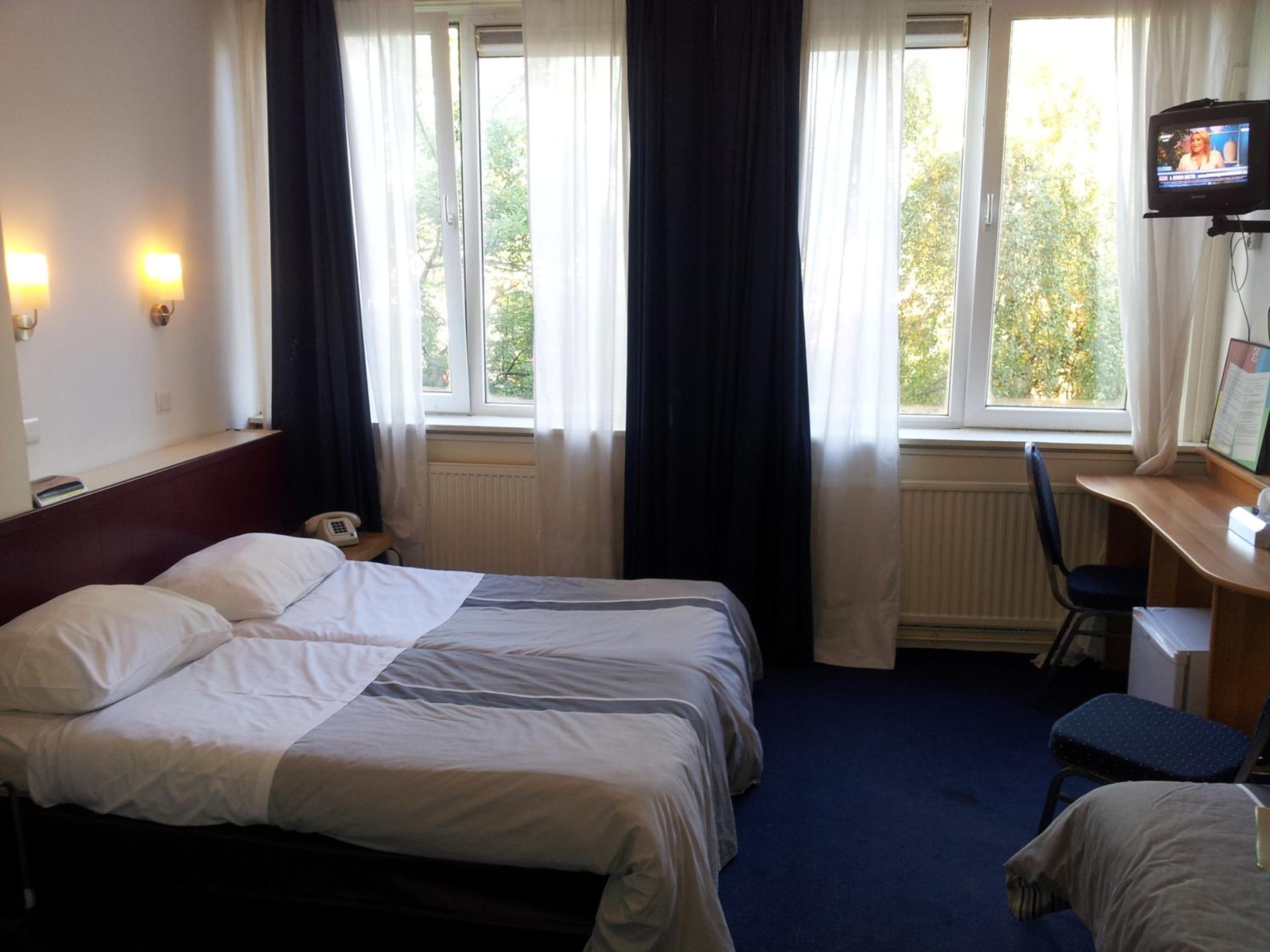 Standard Triple Room - Photo 15