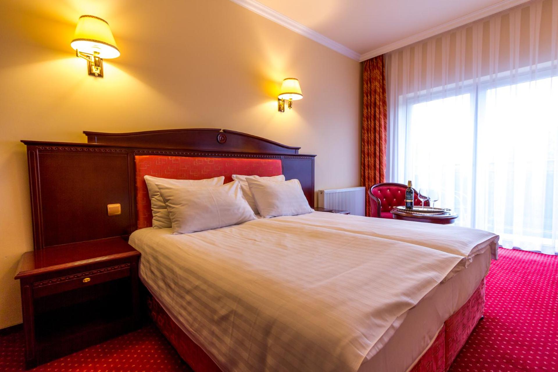 Double Room - Photo 5