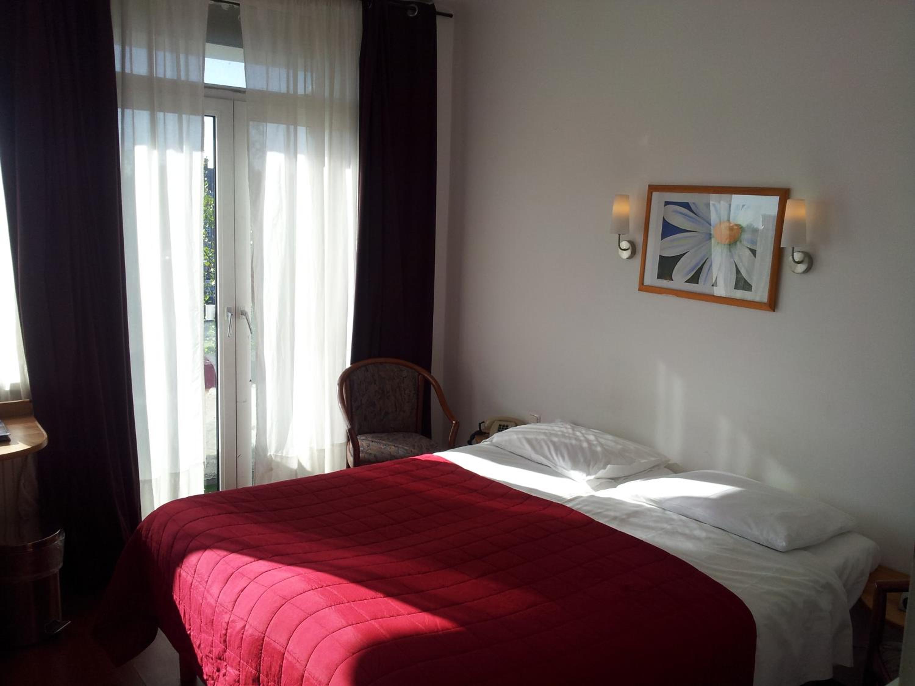 Standard Triple Room - Photo 23