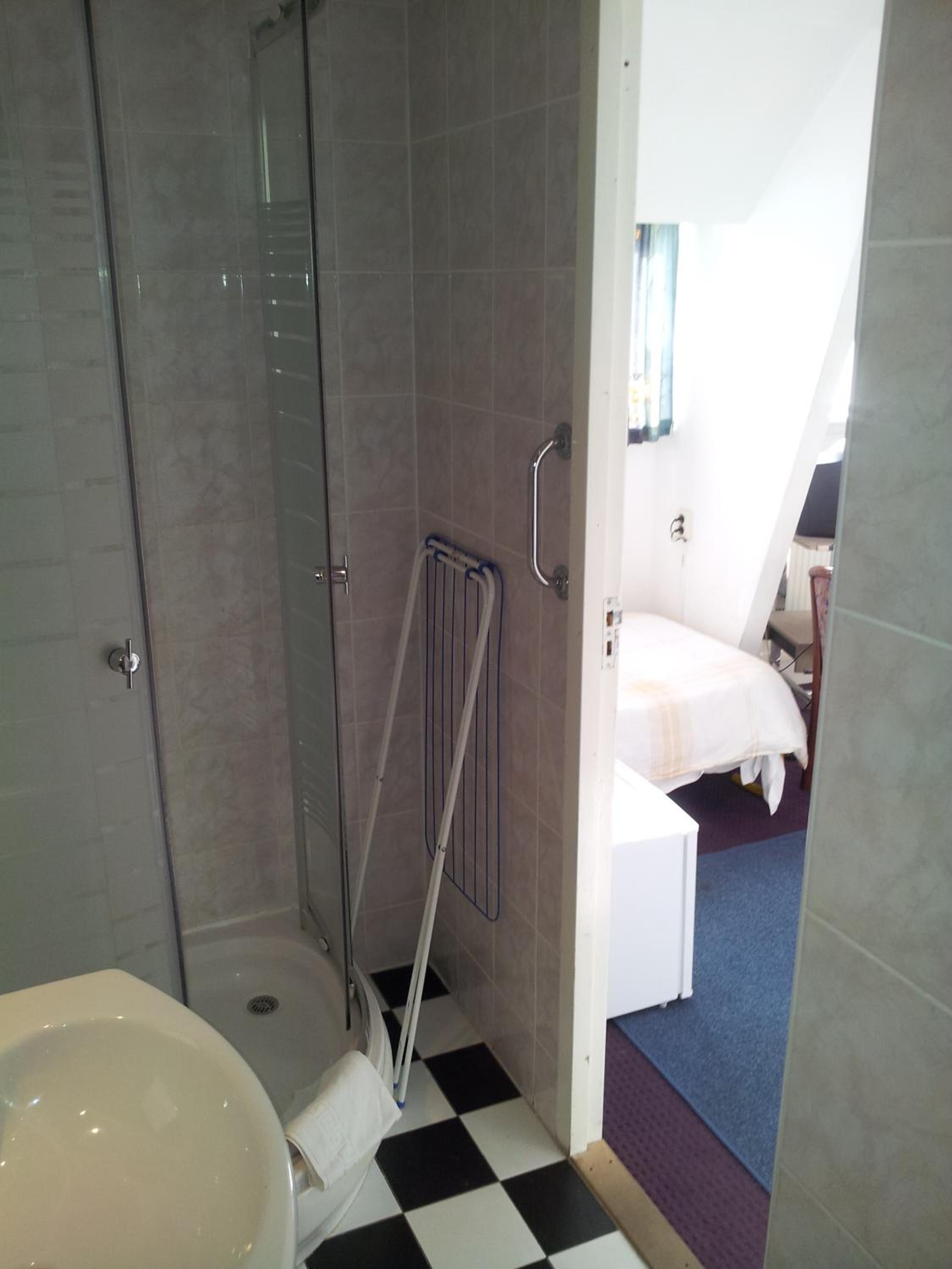 Standard Triple Room - Photo 16