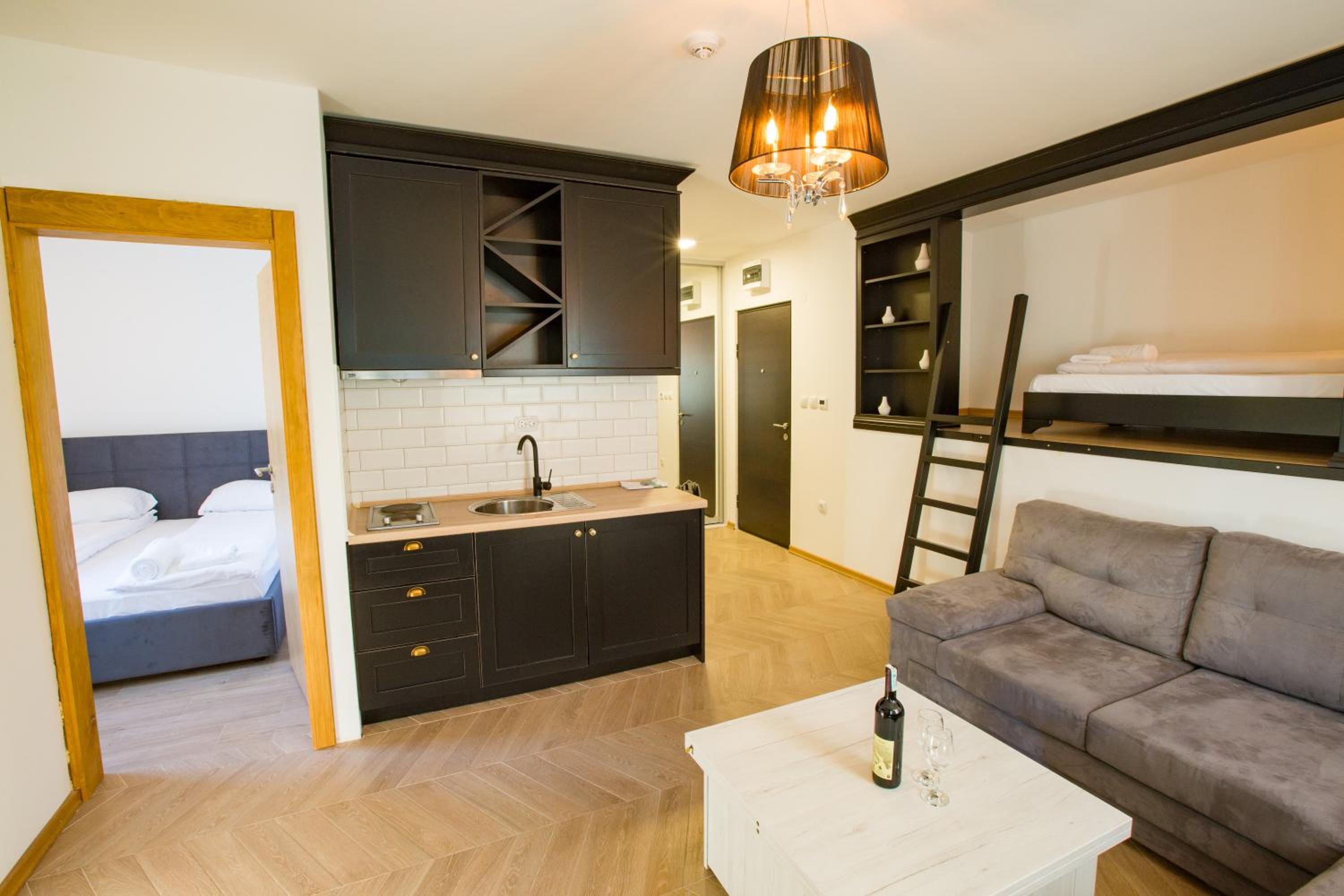 Apartment - Split Level photo 3