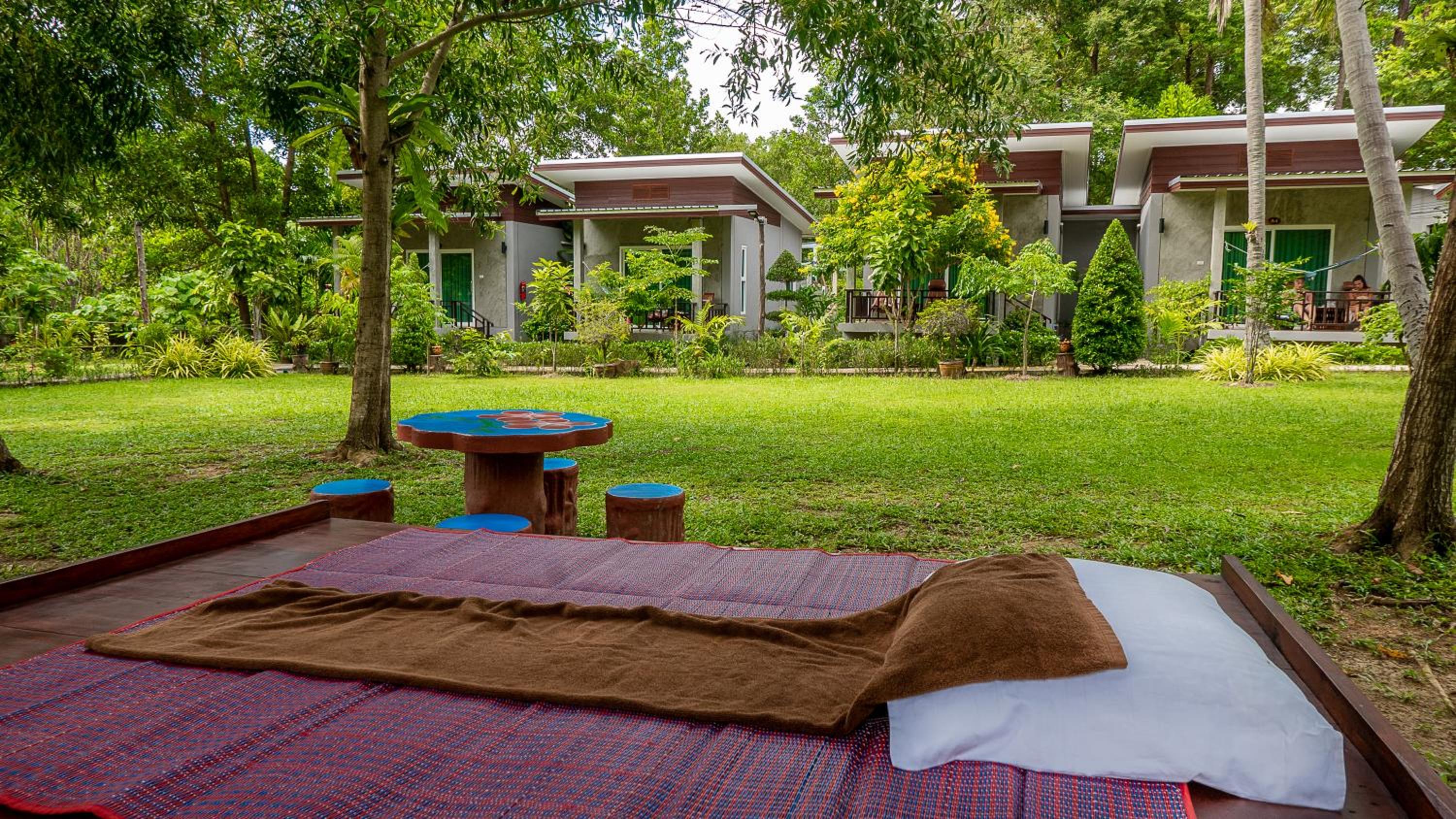 Bungalow with Garden View