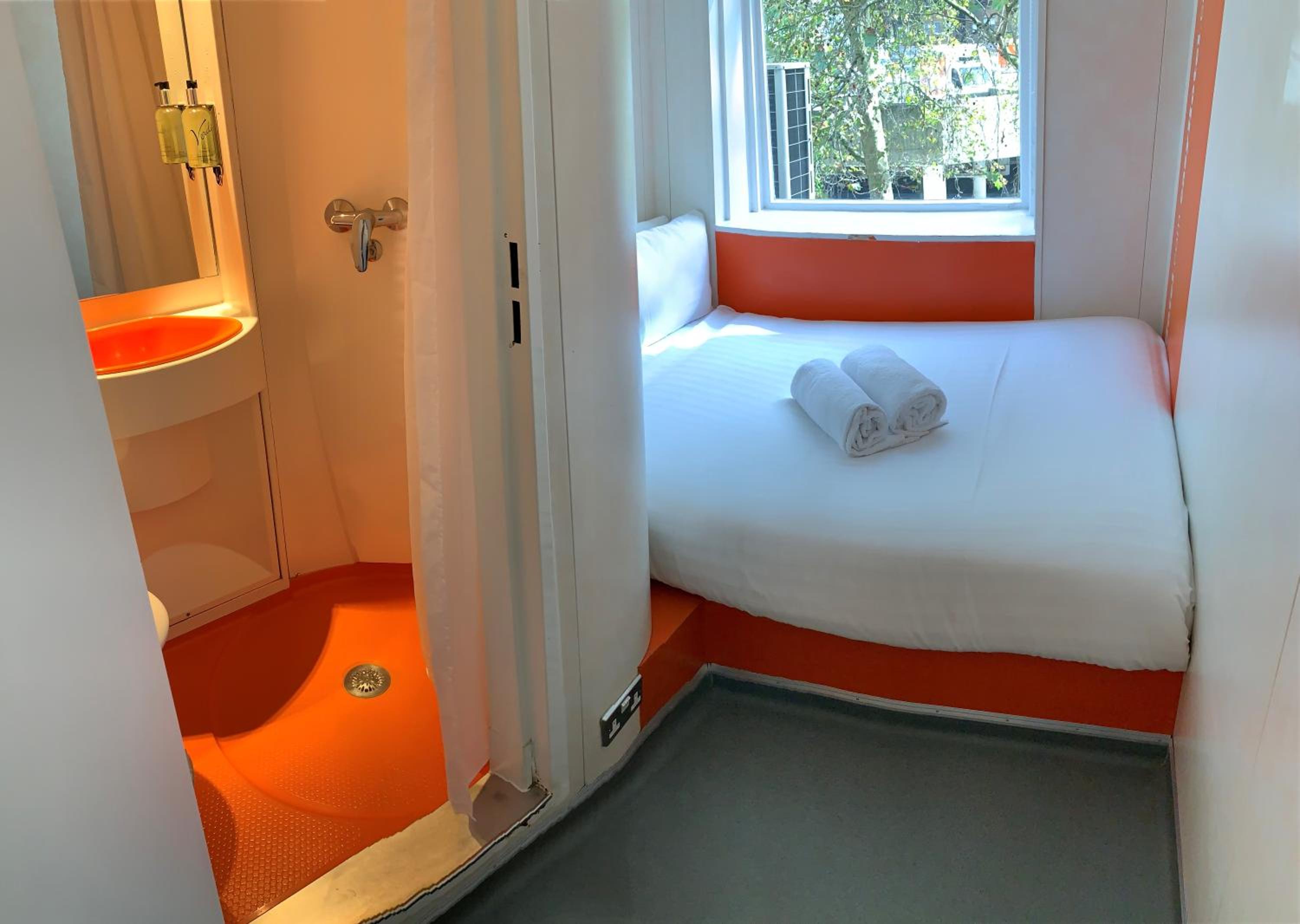 Budget Double Room photo 3