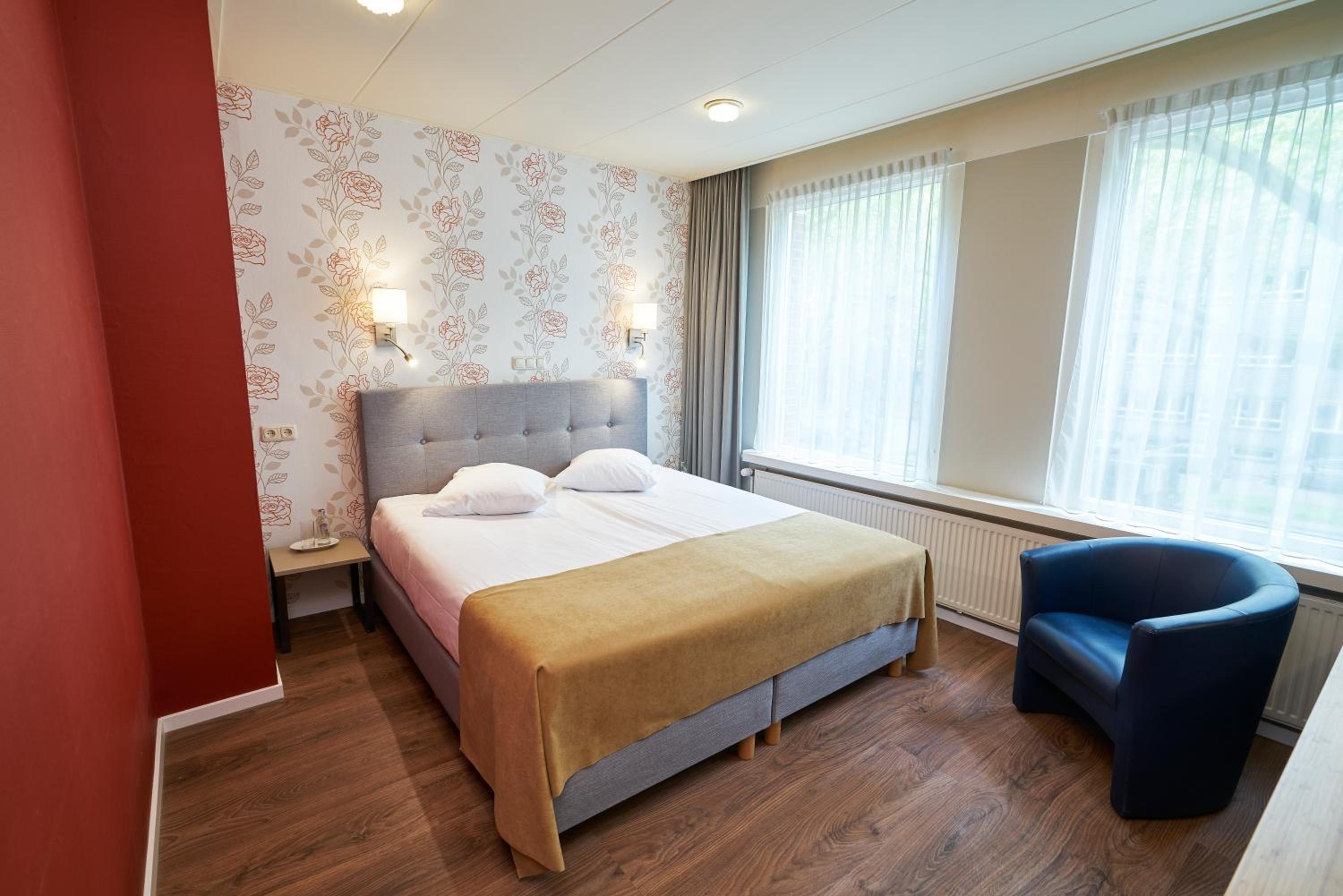 Standard Double or Twin Room - Photo 12