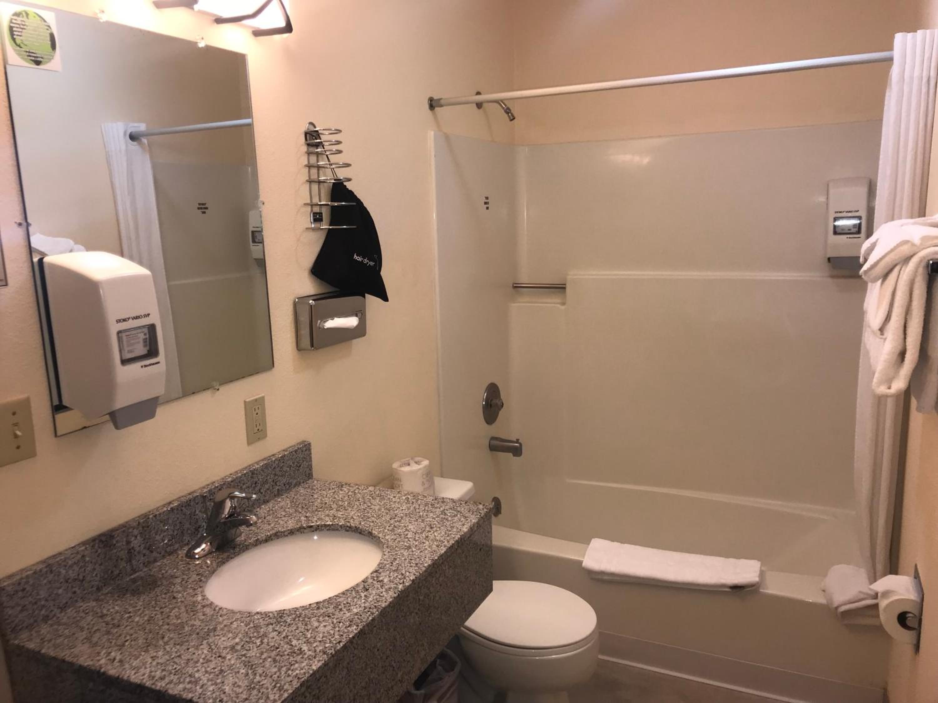 Standard Queen Room photo 2
