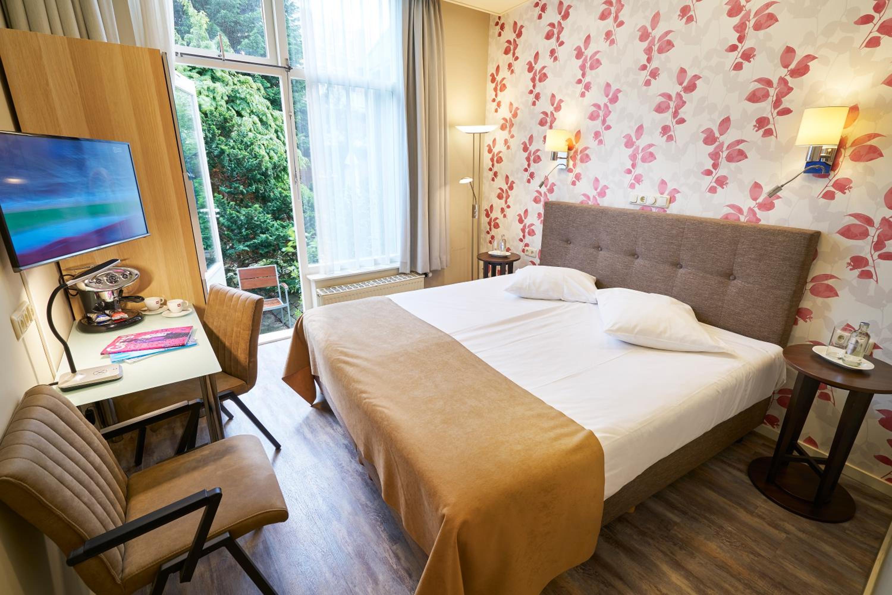 Standard Double or Twin Room - Photo 14