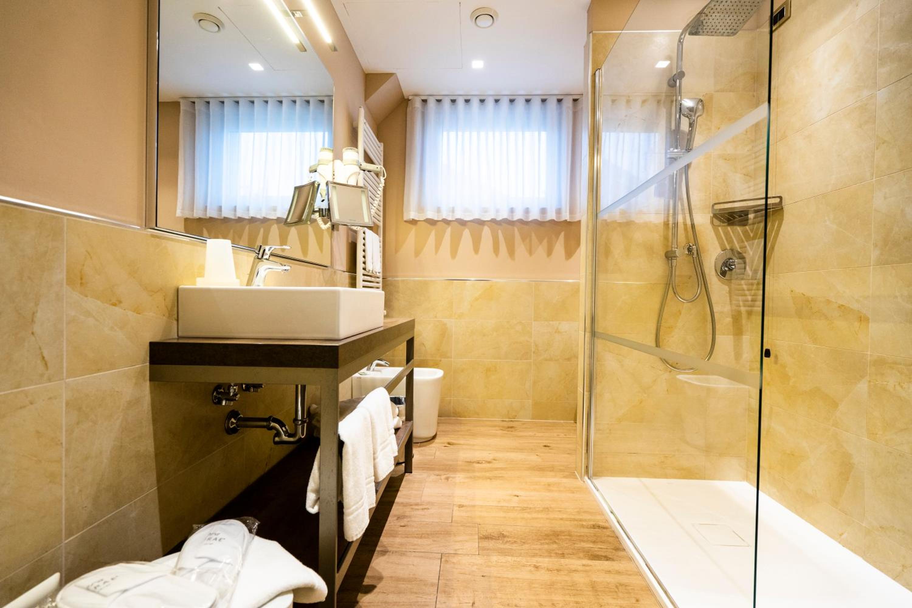 Double Room - Photo 3