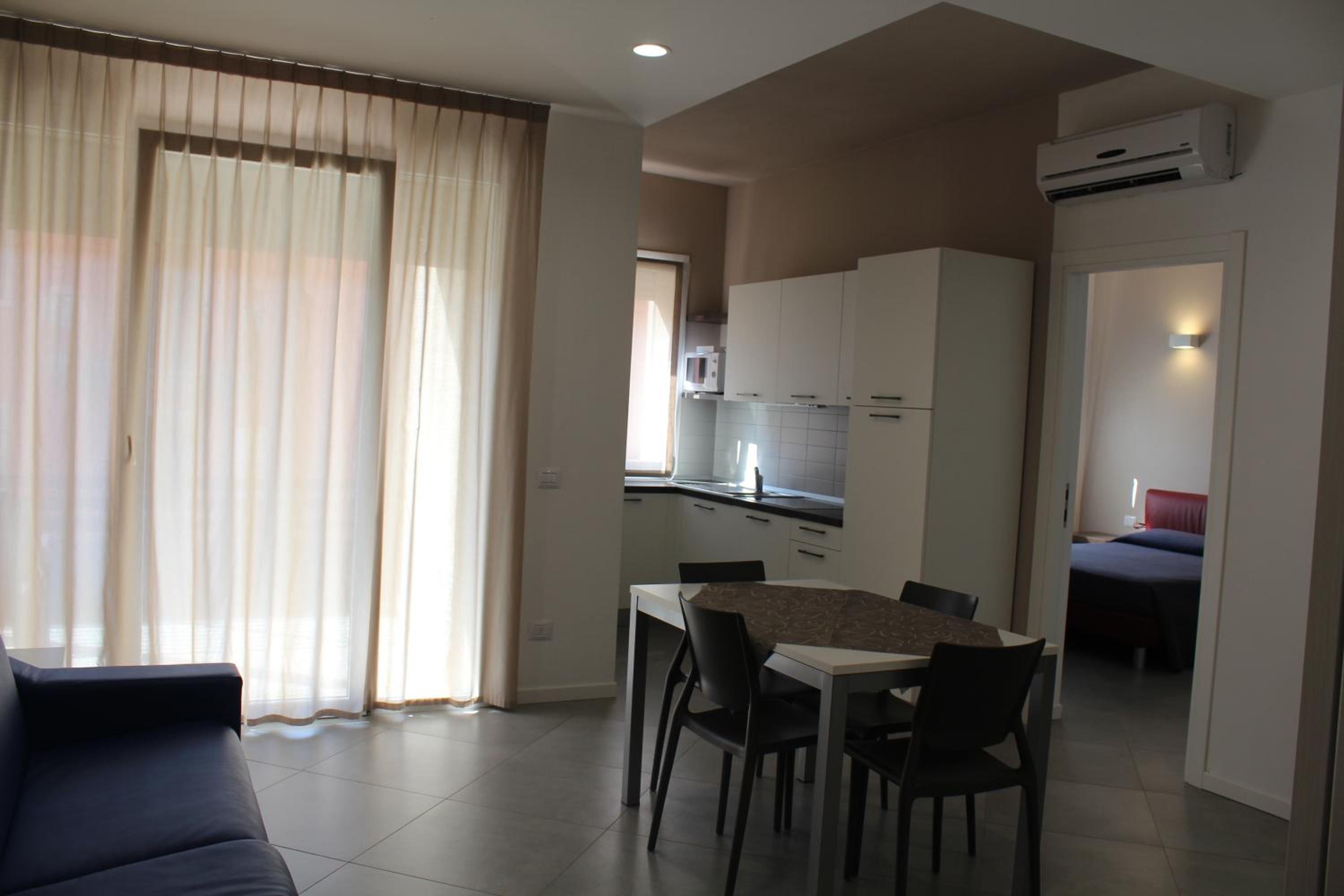 Basic One-Bedroom Apartment photo 3