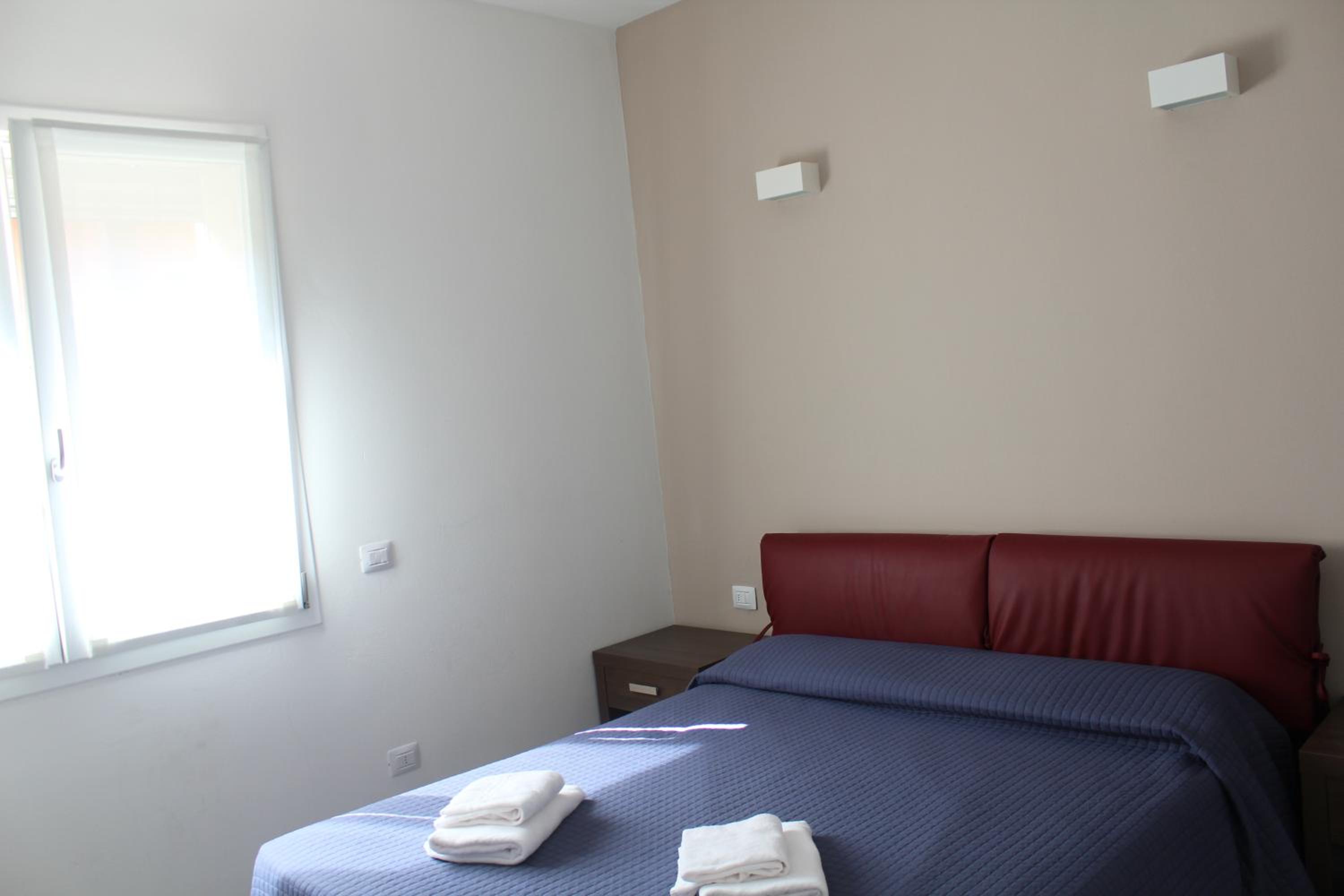 Basic One-Bedroom Apartment photo 1