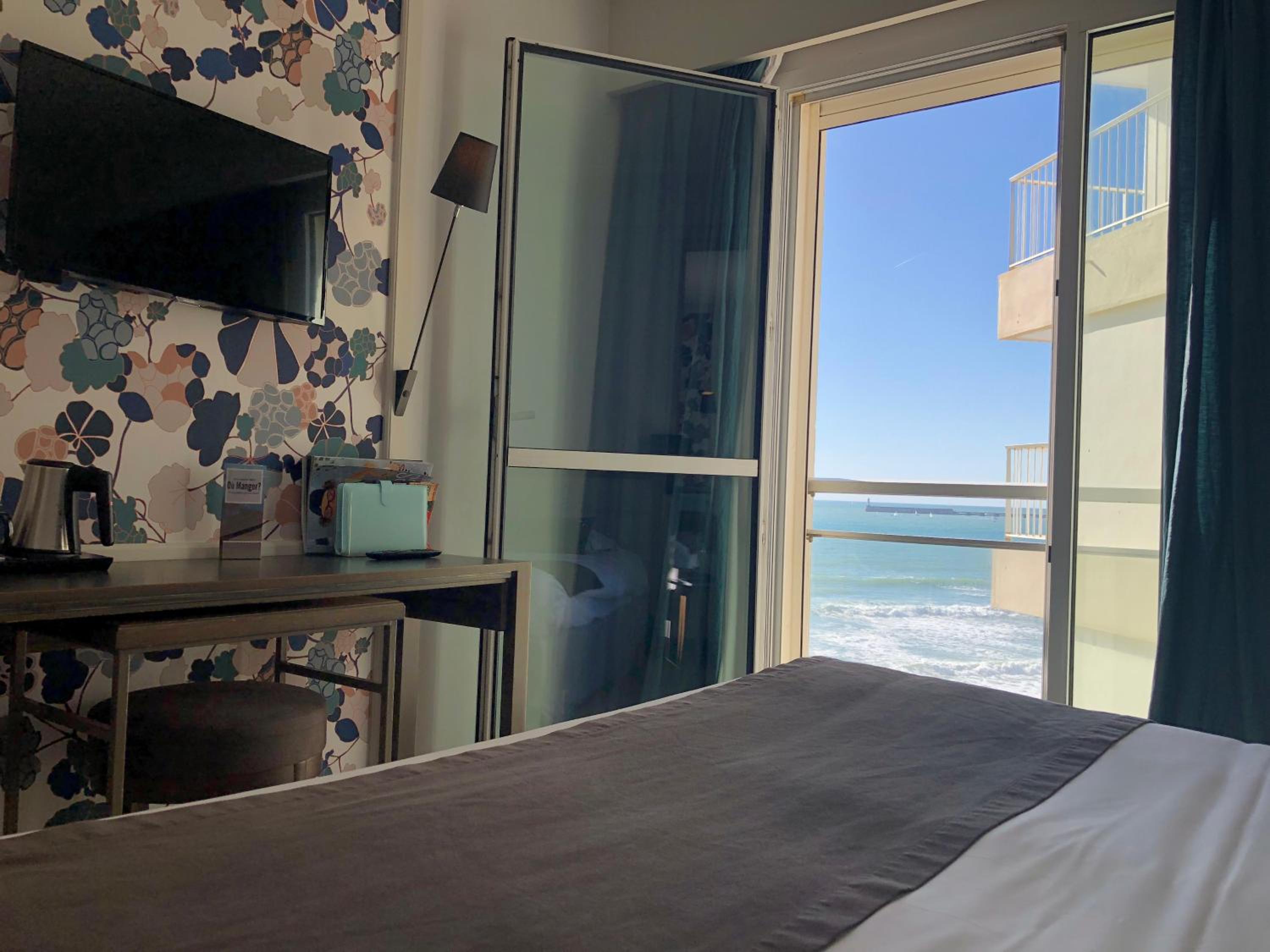 Double Room with Lateral Sea View - Photo 3