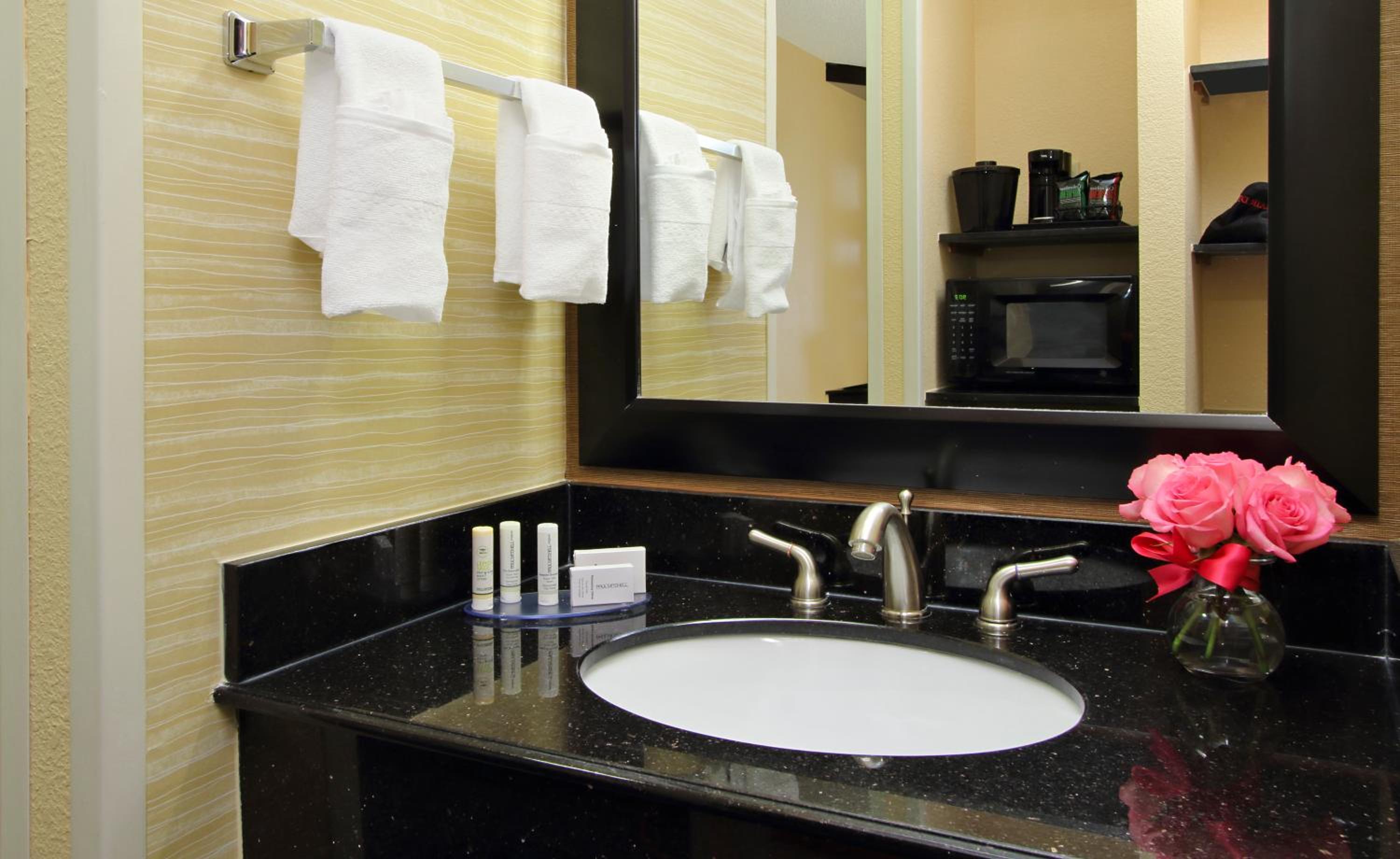 King Room - Non-Smoking - Photo 2