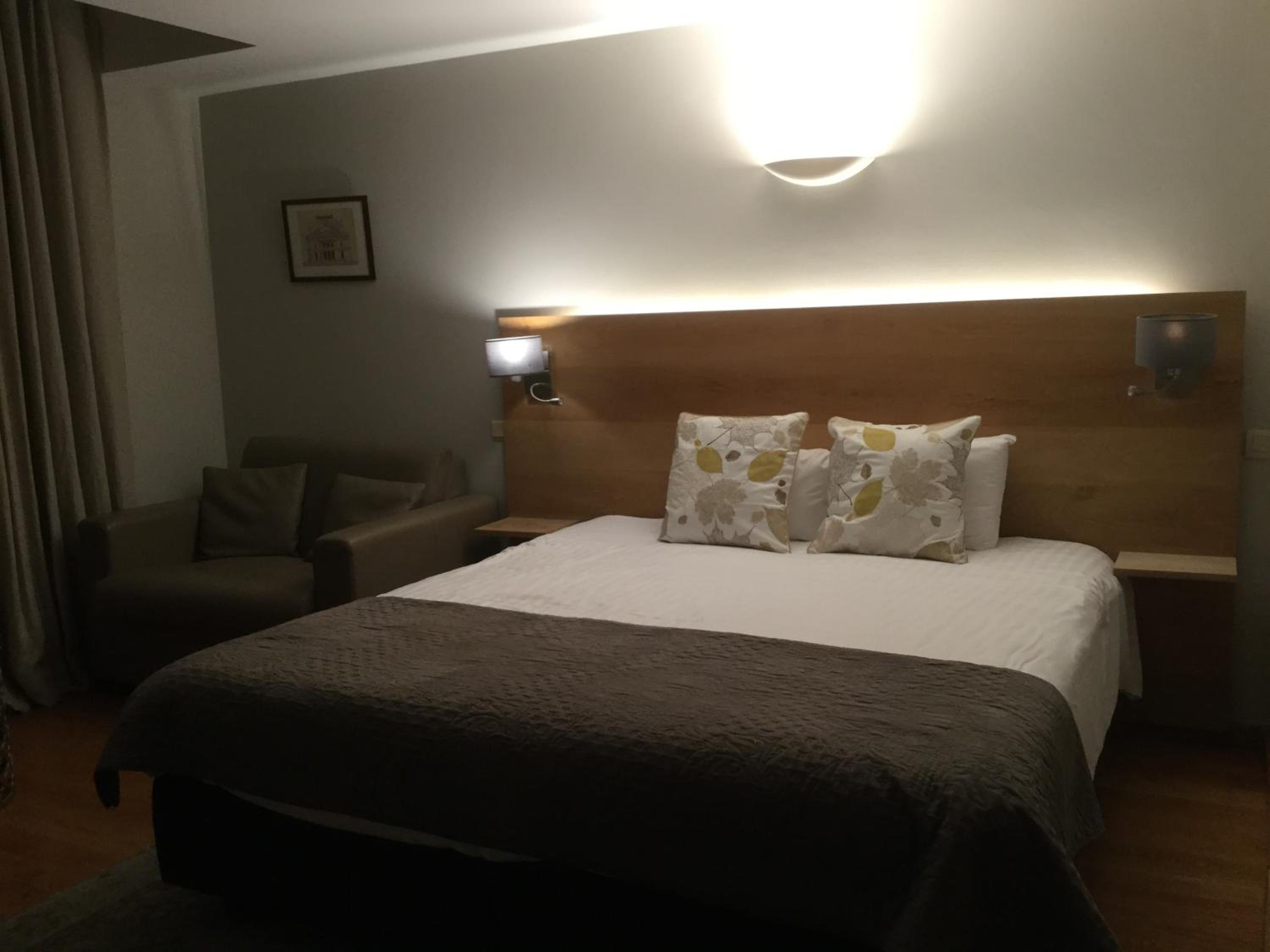 Deluxe Double Room - Photo 13