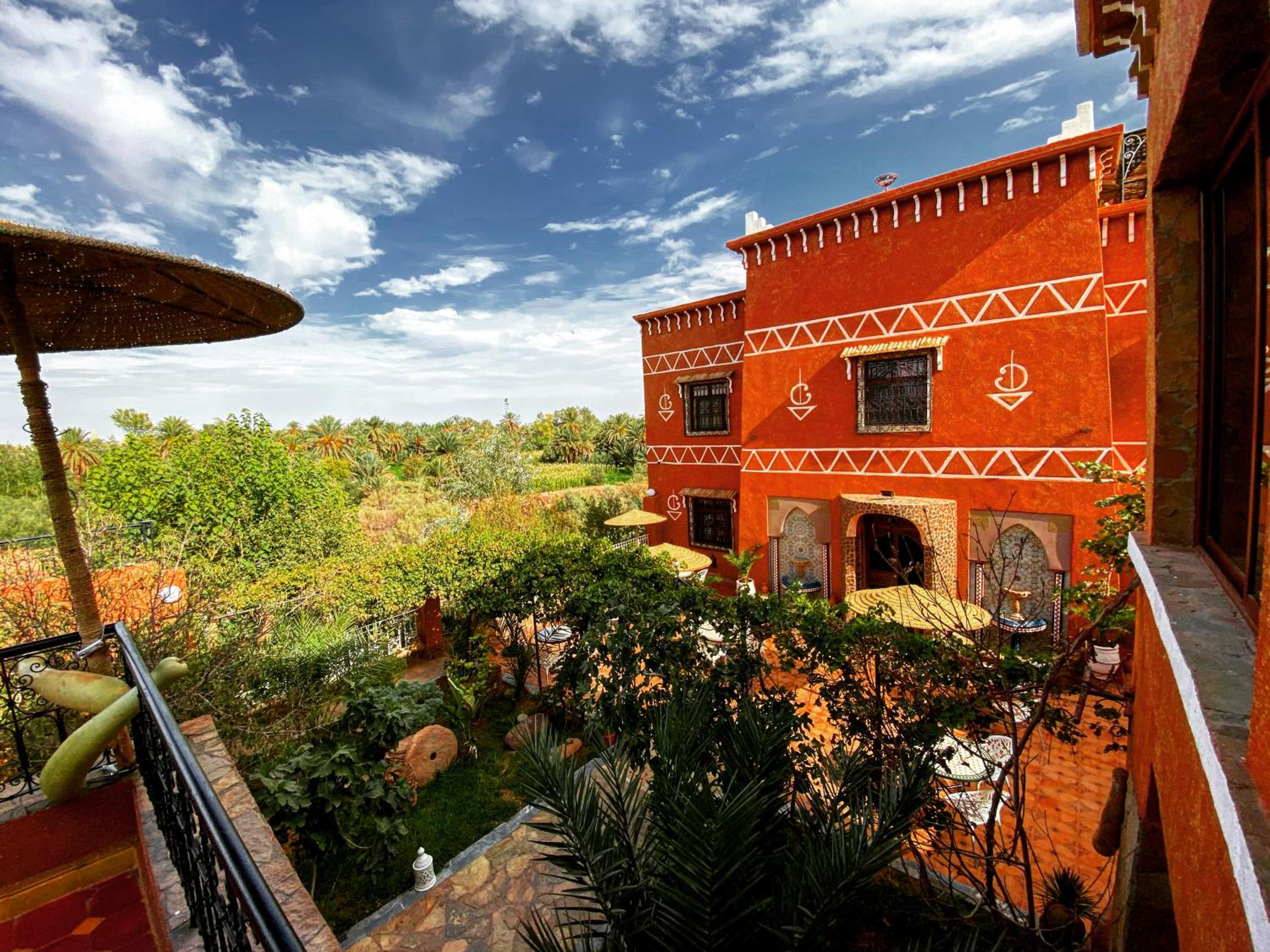 King Room with Balcony - Photo 12