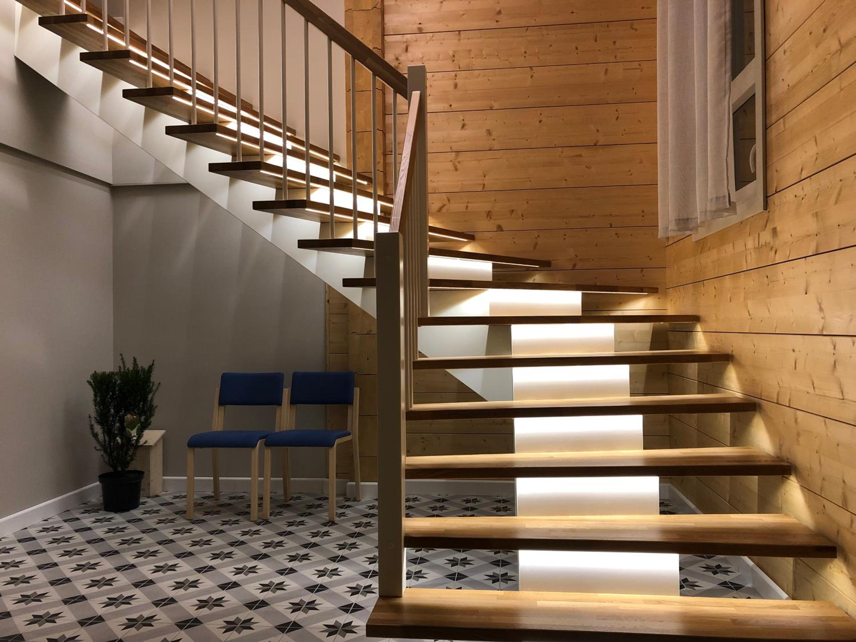 Five-Bedroom House - Photo 20