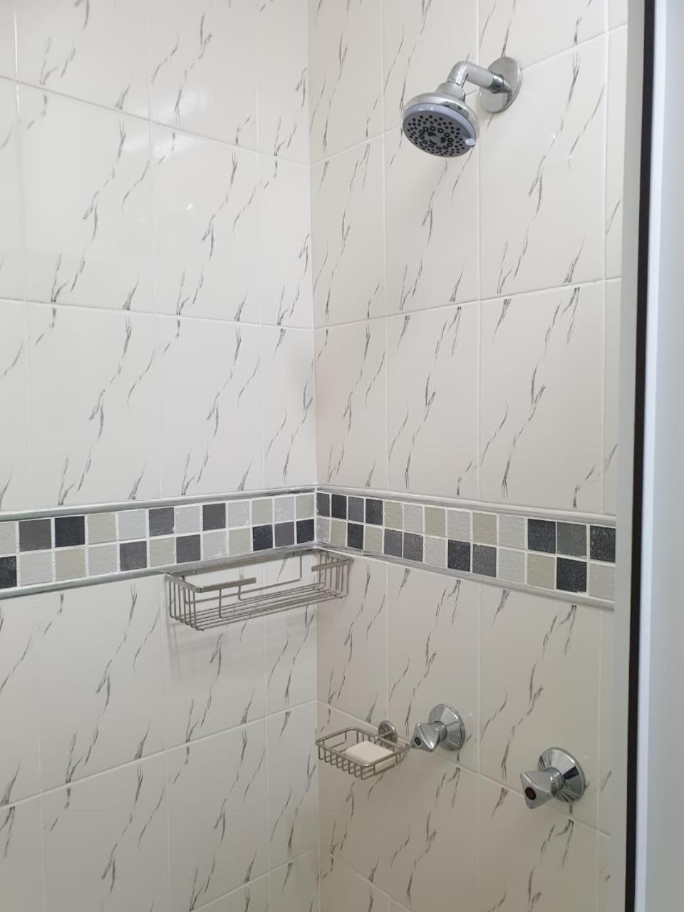 Double Room with Private Bathroom - Photo 3