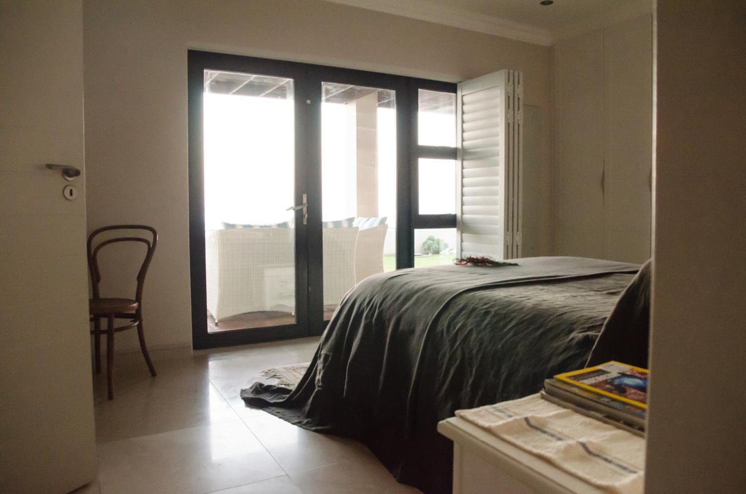 Deluxe Double Room with Bath - Photo 6