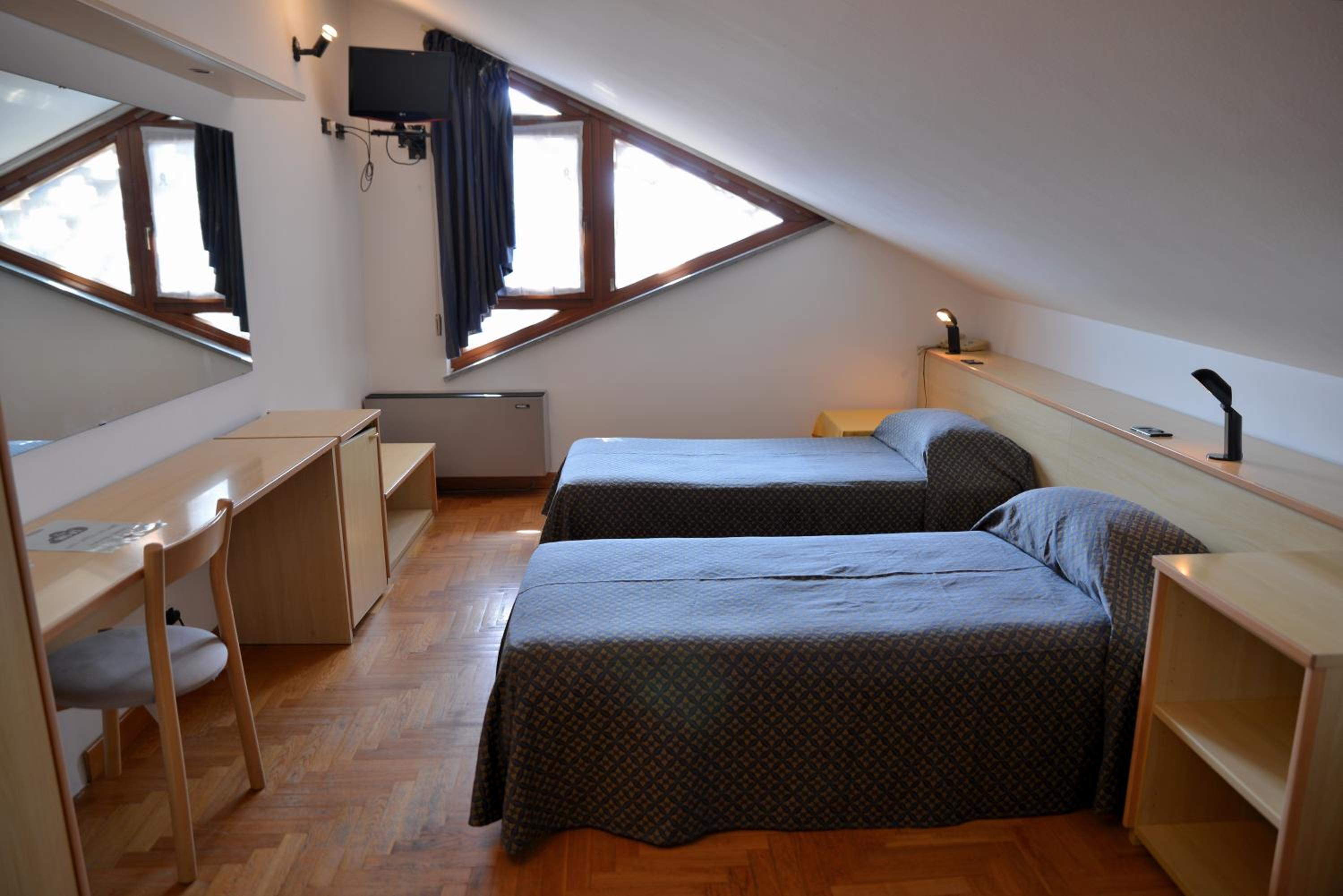 Double or Twin Room - Photo 42