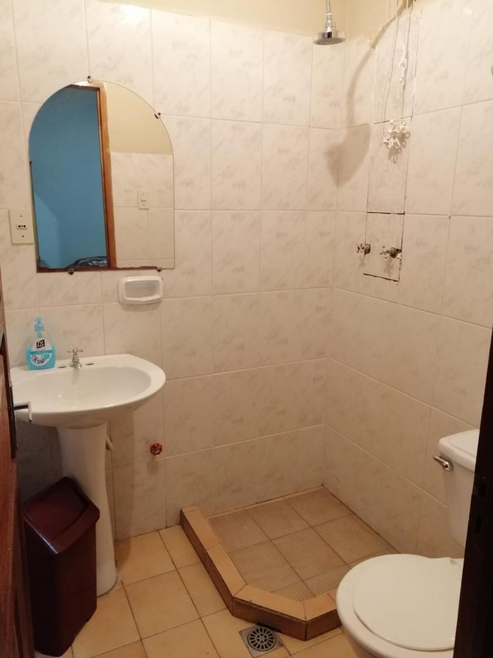 Twin Room with Private Bathroom photo 3