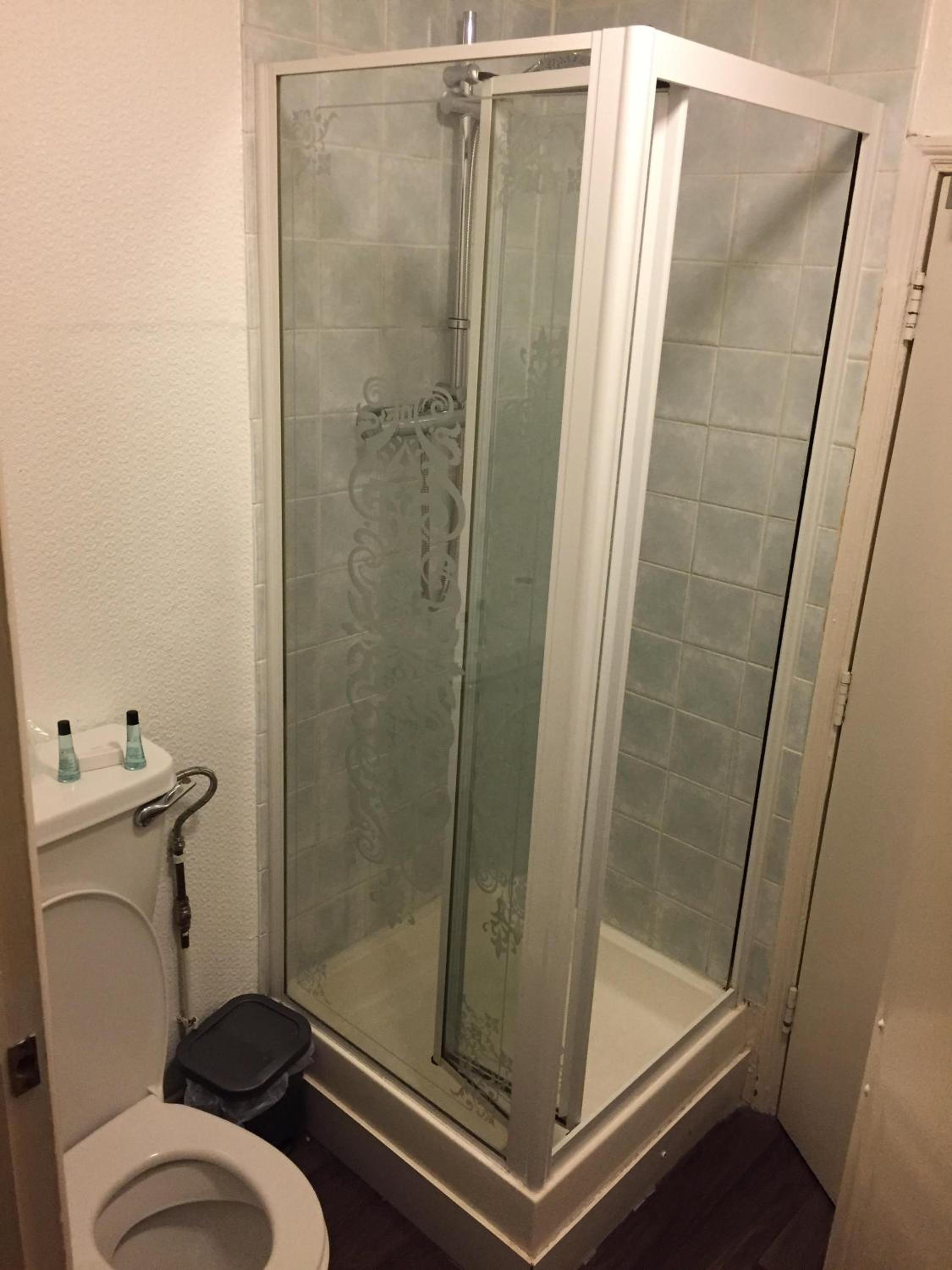 Standard Double Room - Photo 4