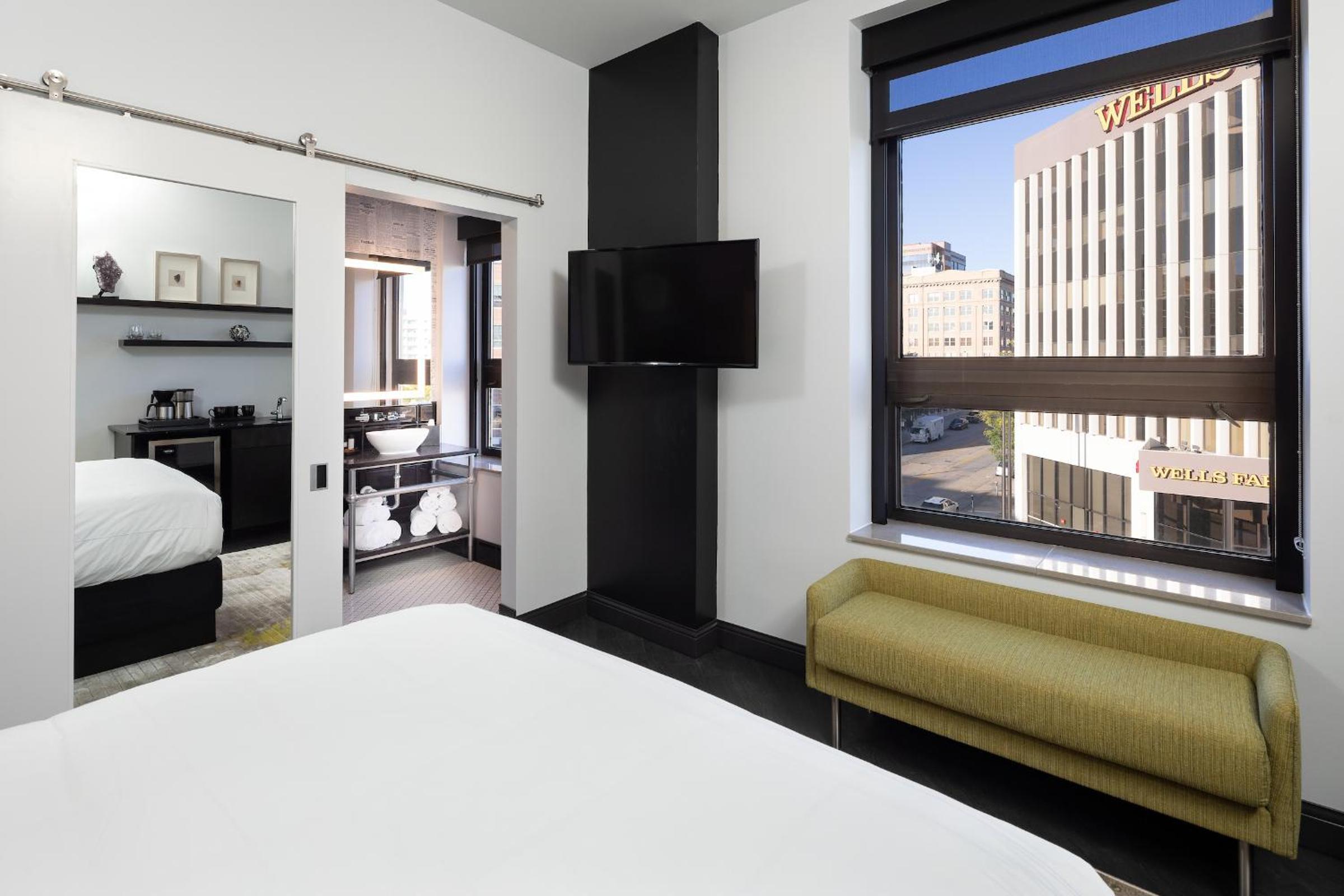 Queen Room - Photo 3