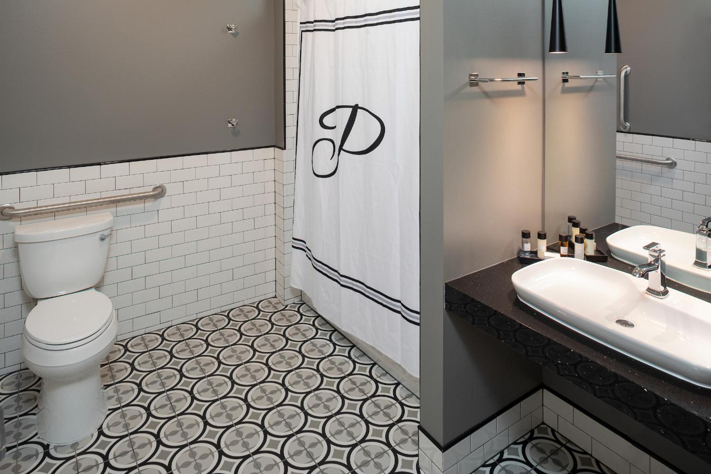 King Room - Disability Access - Photo 4