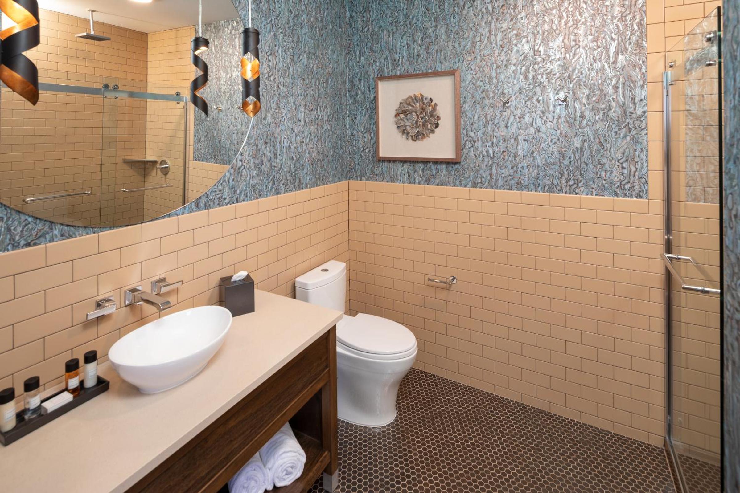 Deluxe King Room - Photo 2