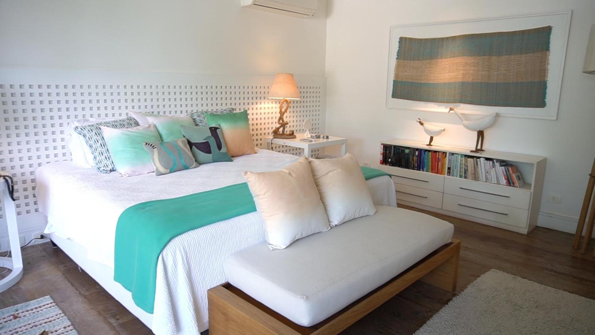 King Suite with Balcony - Photo 1