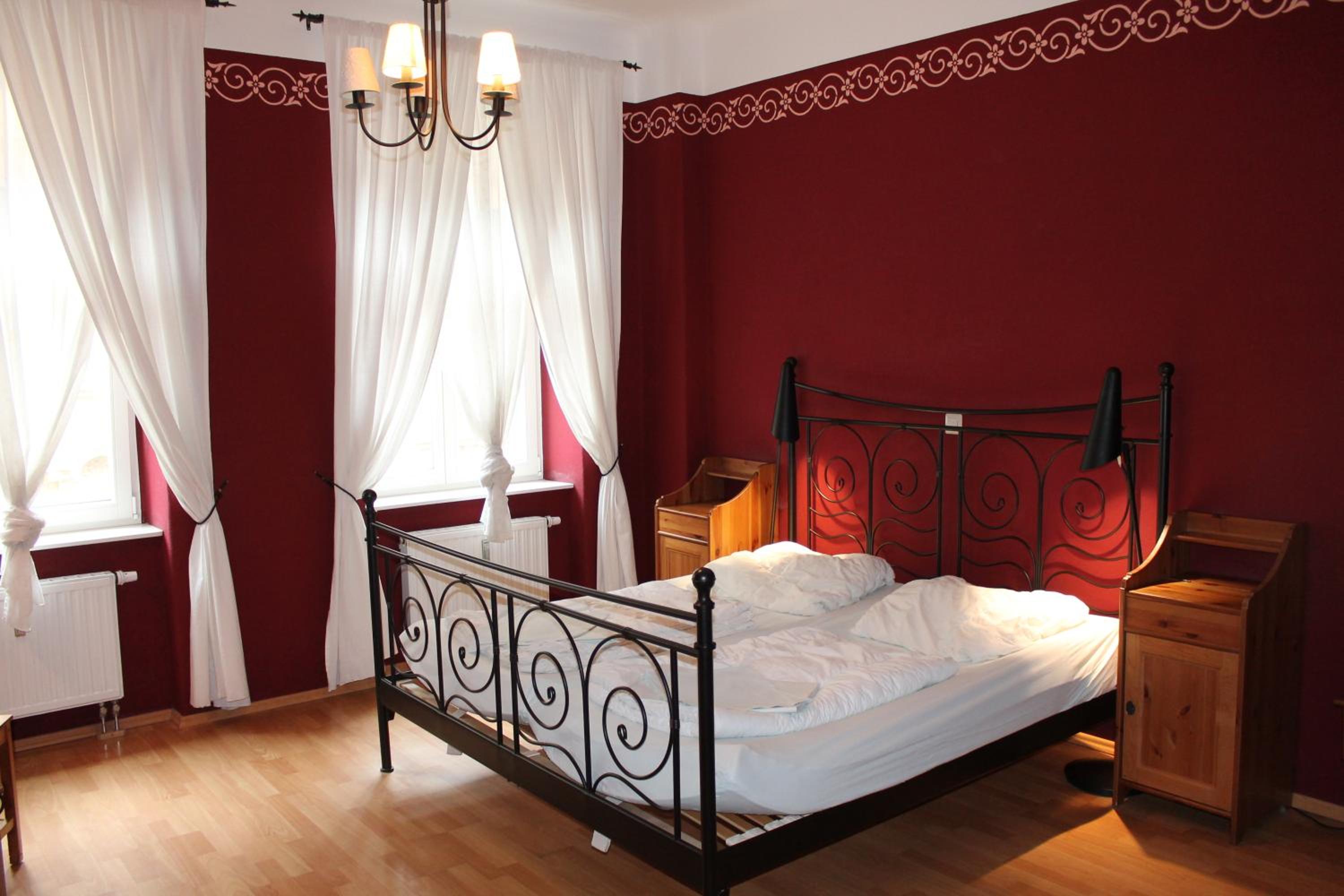 Double Room  with Shared Bathroom  photo 3