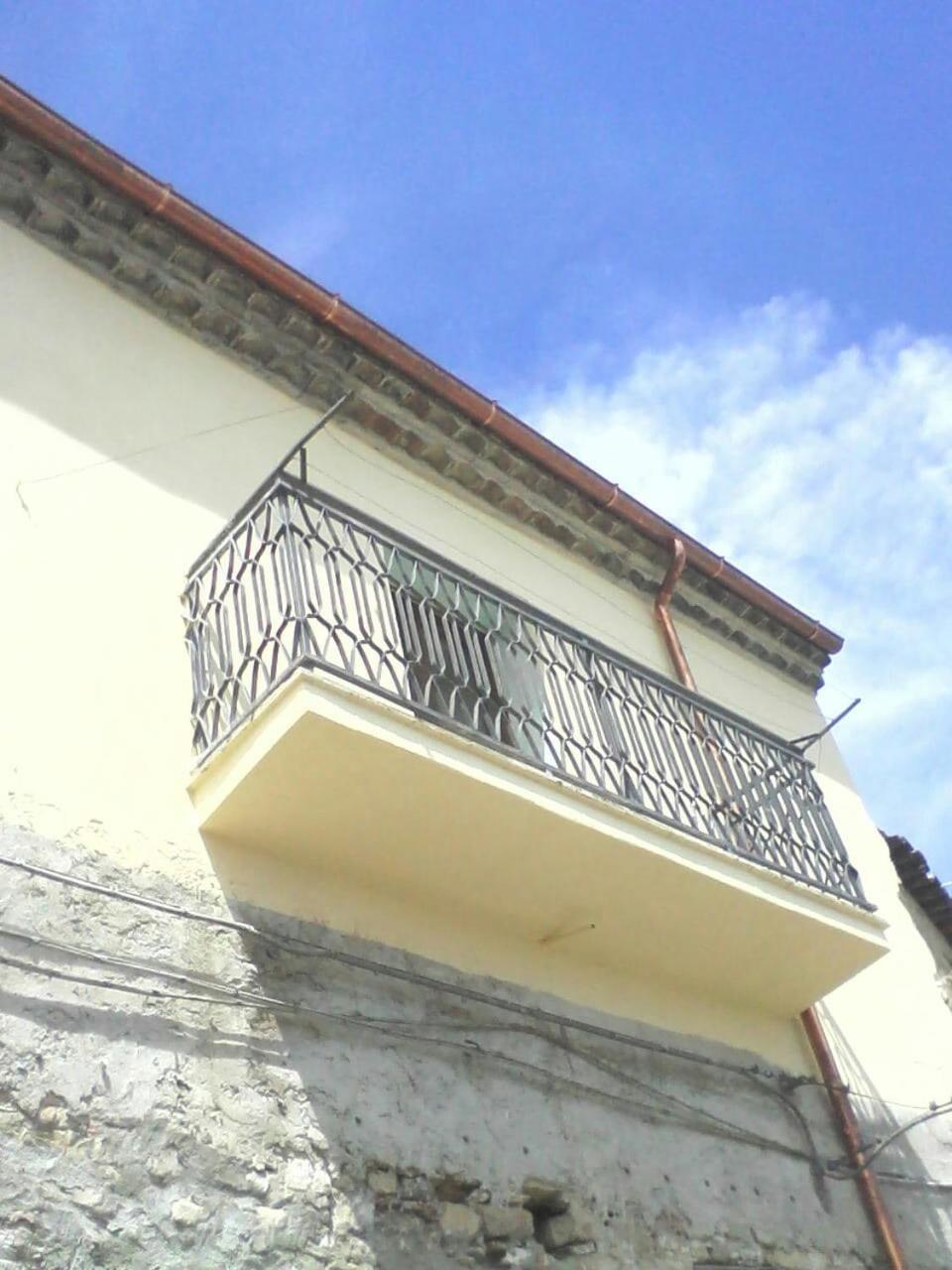 One-Bedroom House - Photo 26