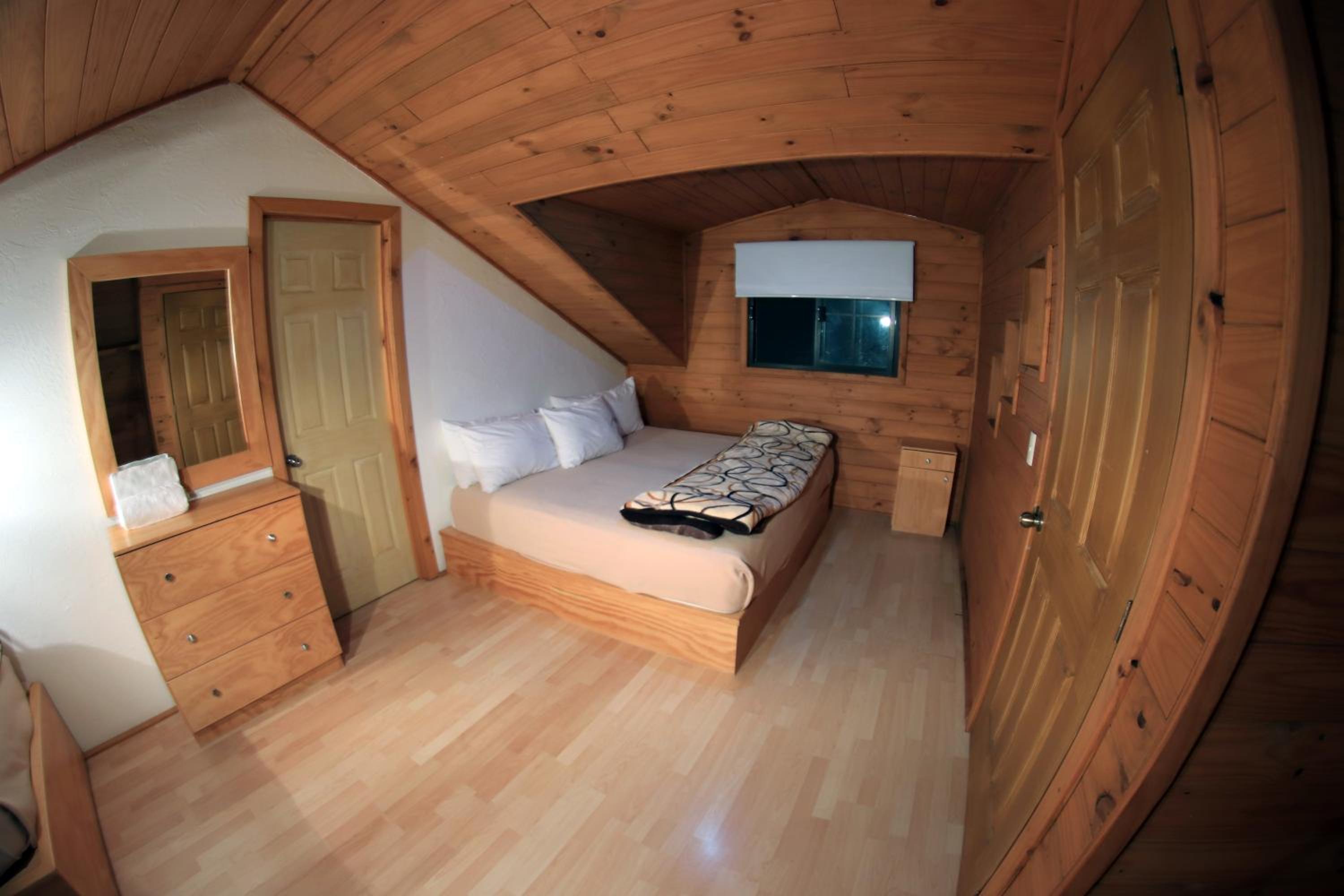 One-Bedroom House - Photo 4