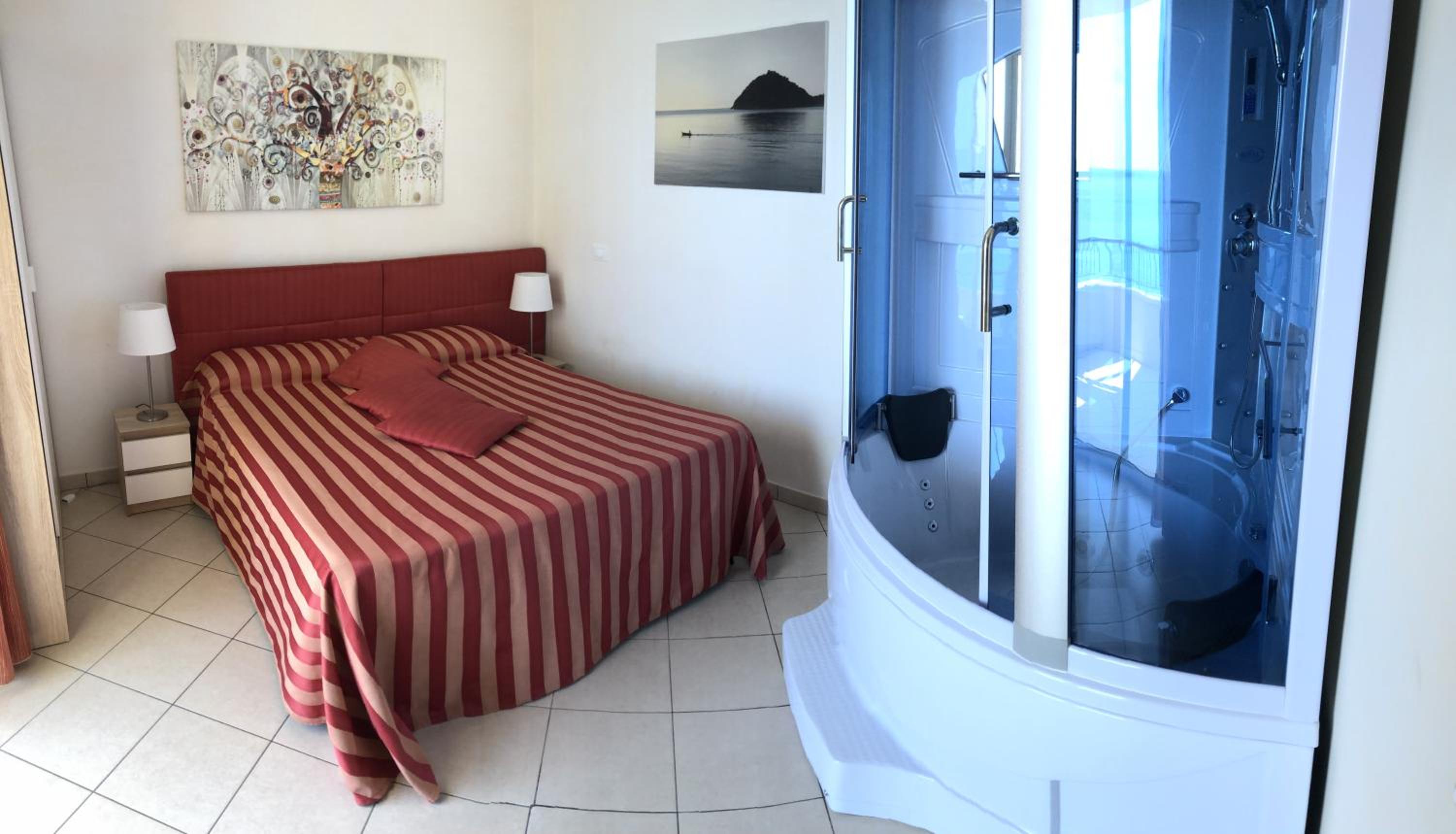 One-Bedroom Suite Apartment photo 1