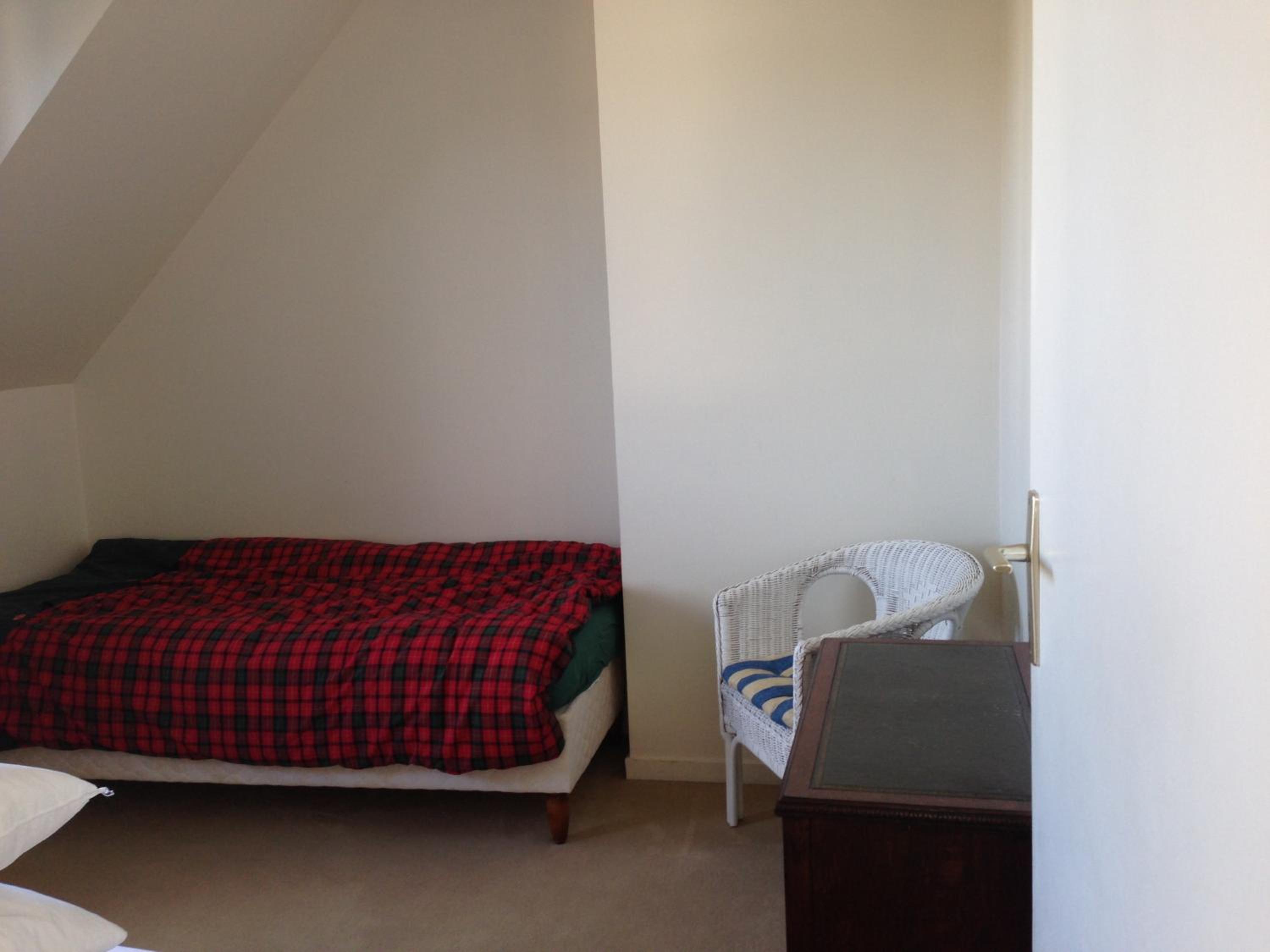 Three-Bedroom Apartment - Photo 23