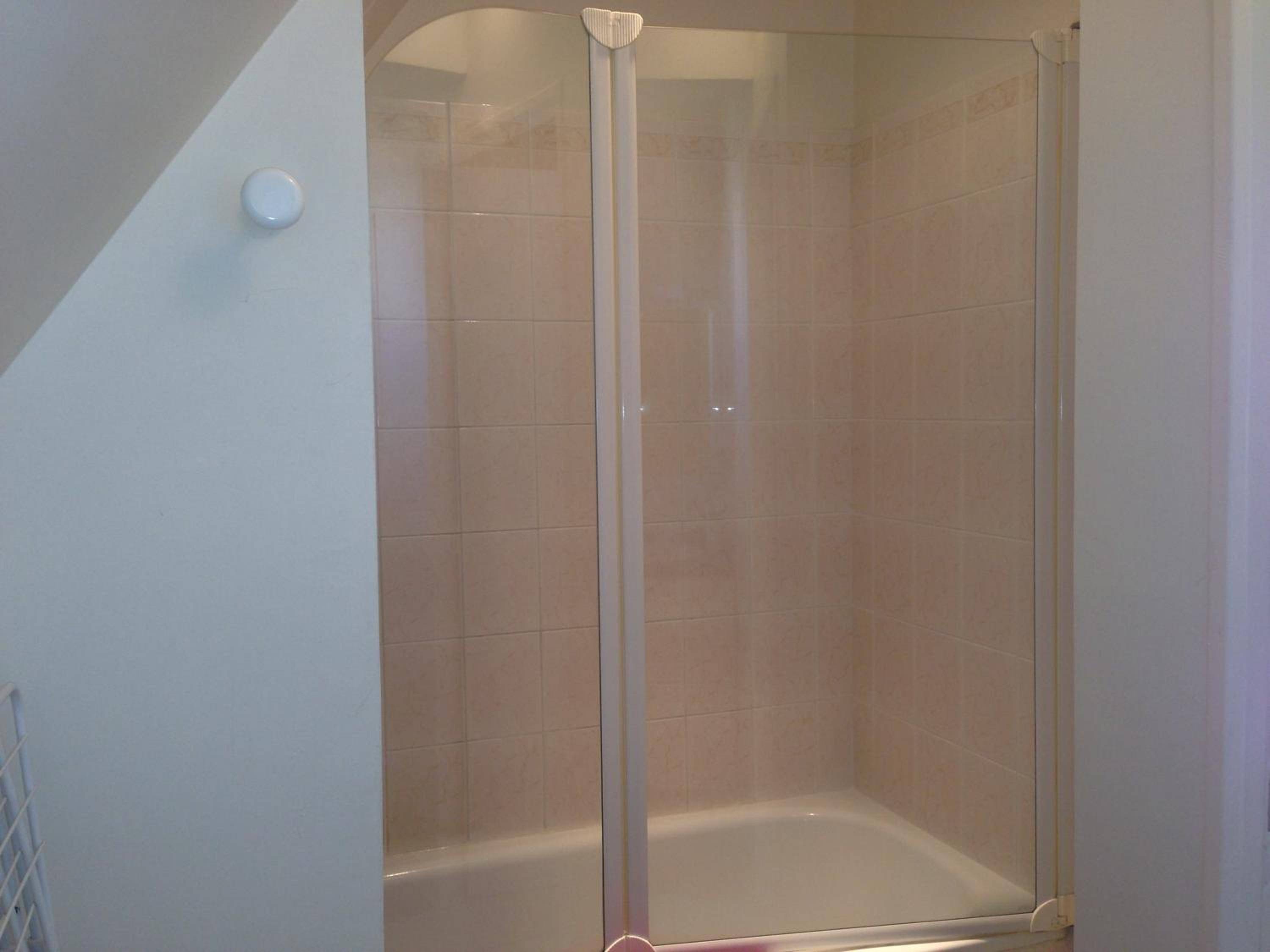 Three-Bedroom Apartment - Photo 20