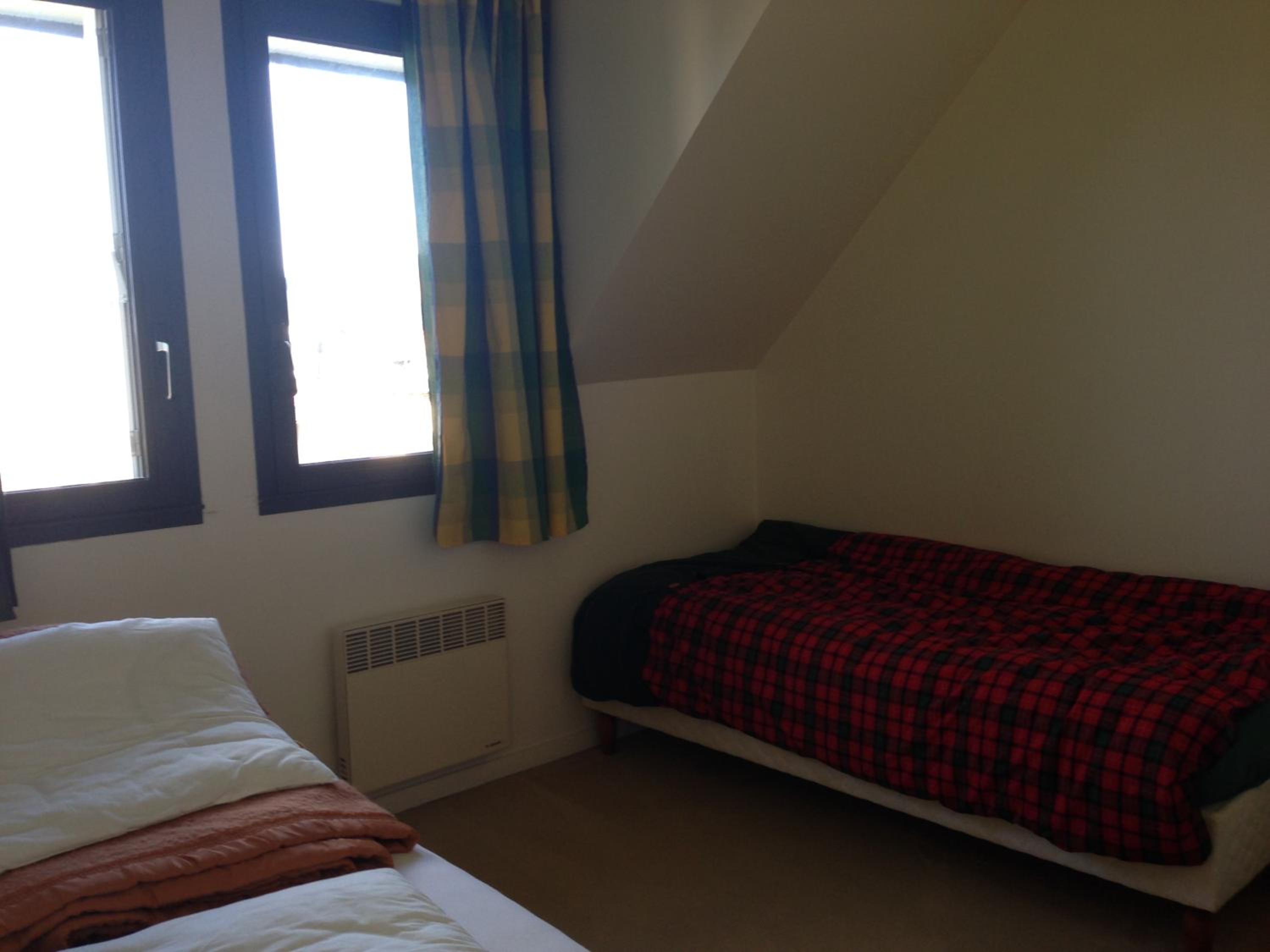 Three-Bedroom Apartment - Photo 22