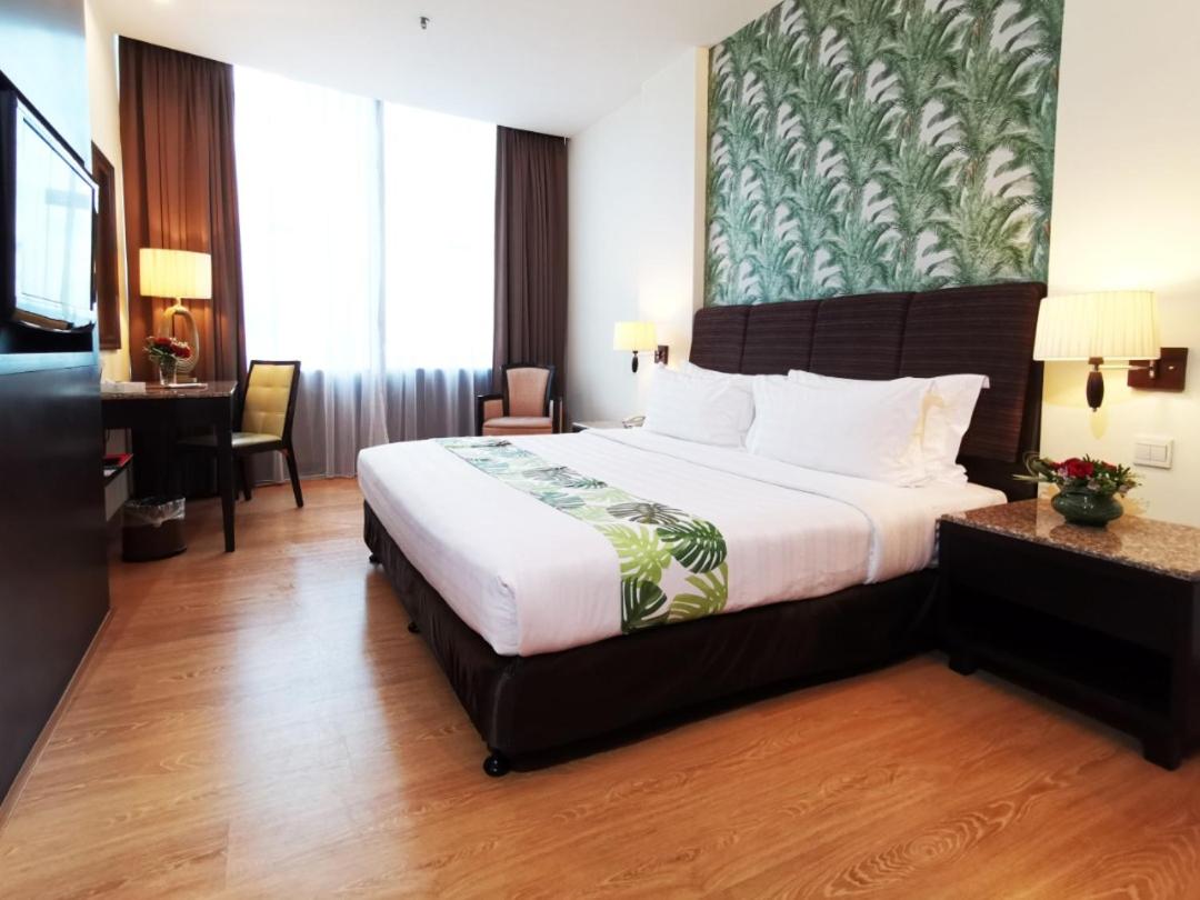 Standard King Room photo 3