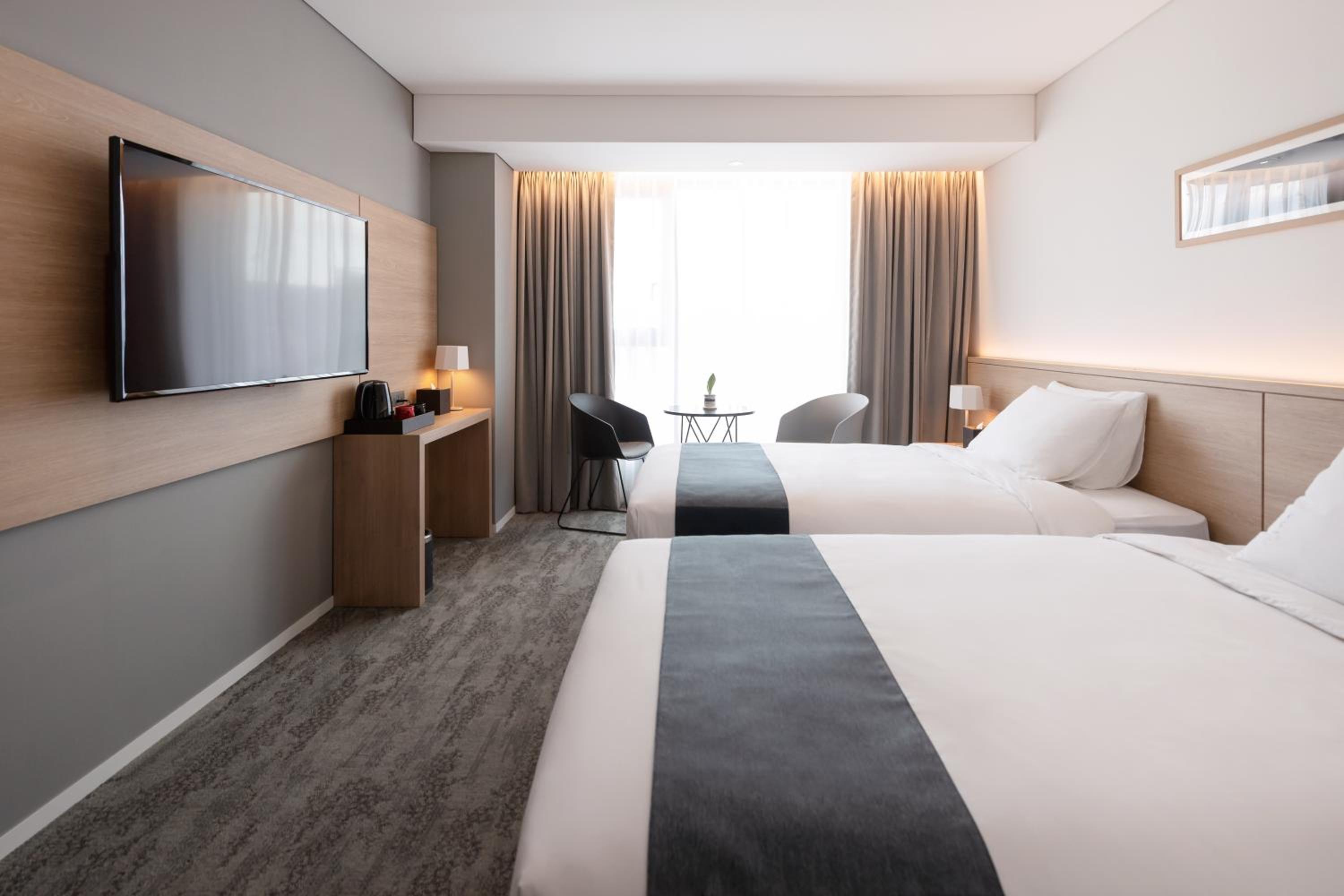 Standard Twin Room - Photo 2