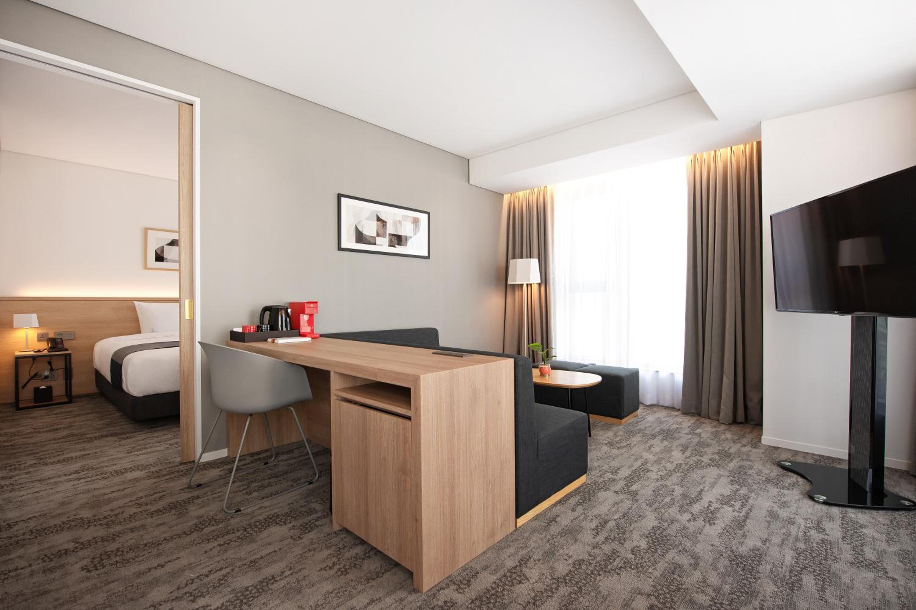 Deluxe Suite - Photo 3