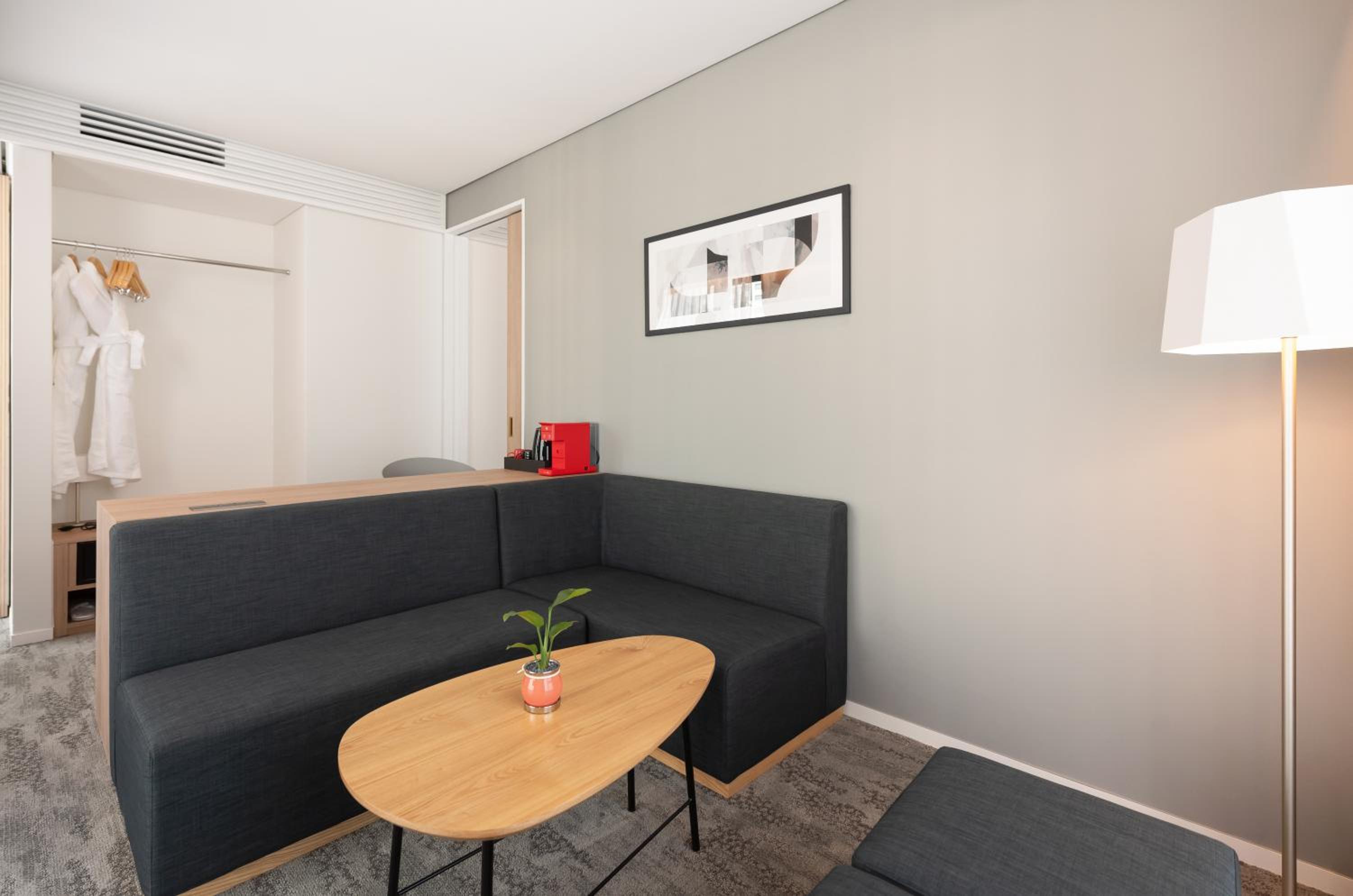 Deluxe Suite - Photo 5