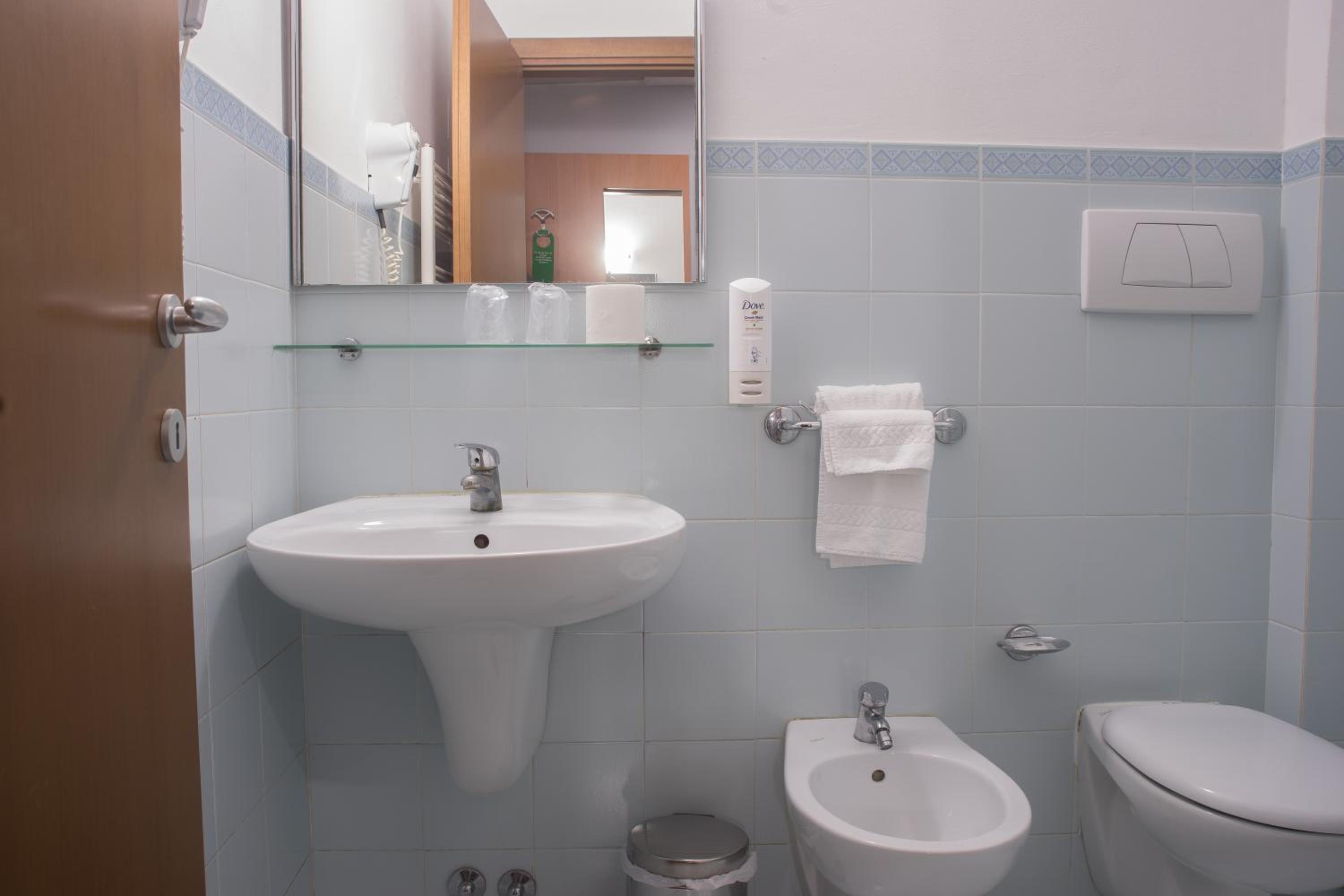 Double Room - Photo 3