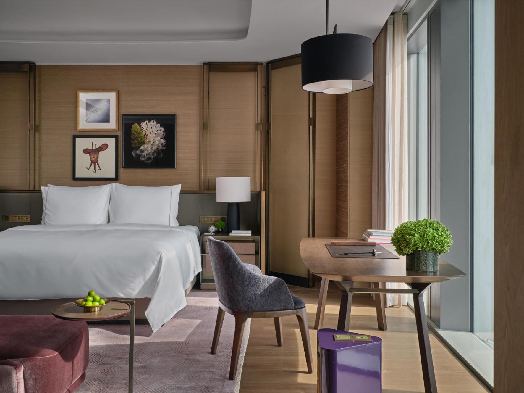 Premier King Room with One King Bed (Non Smoking)