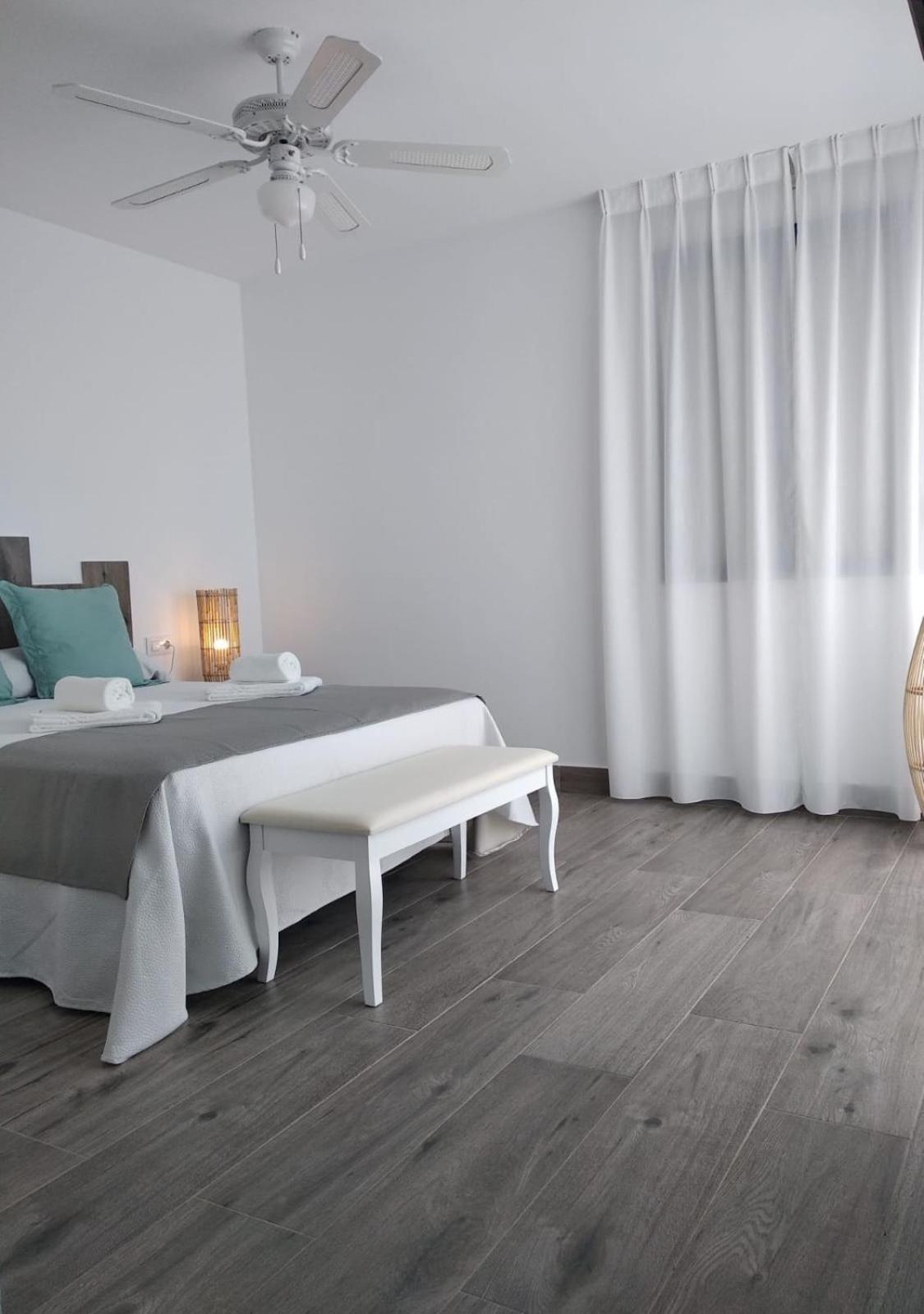 Studio Apartment with Sea View photo 3
