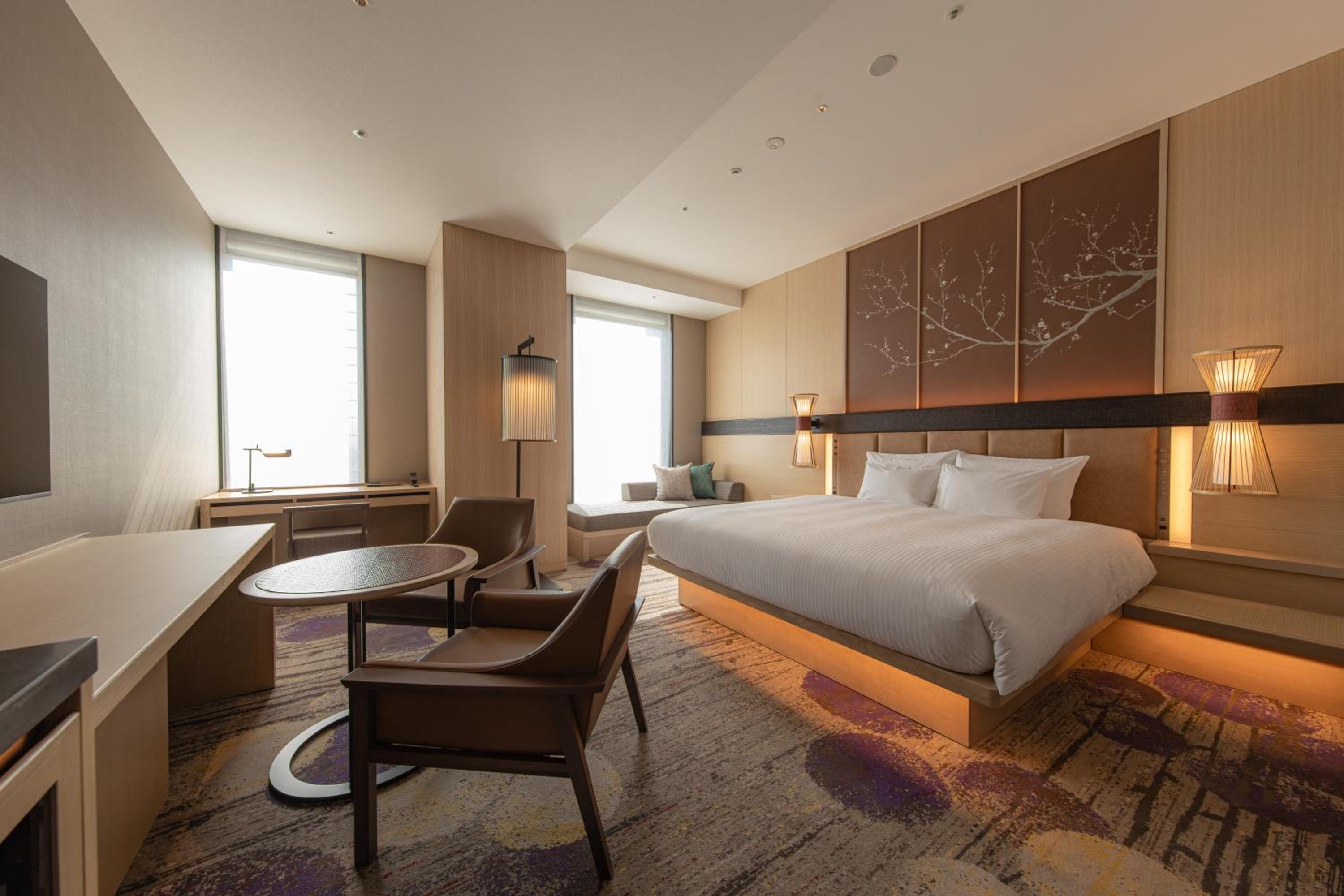 HAKATA Premium King Room - Photo 10