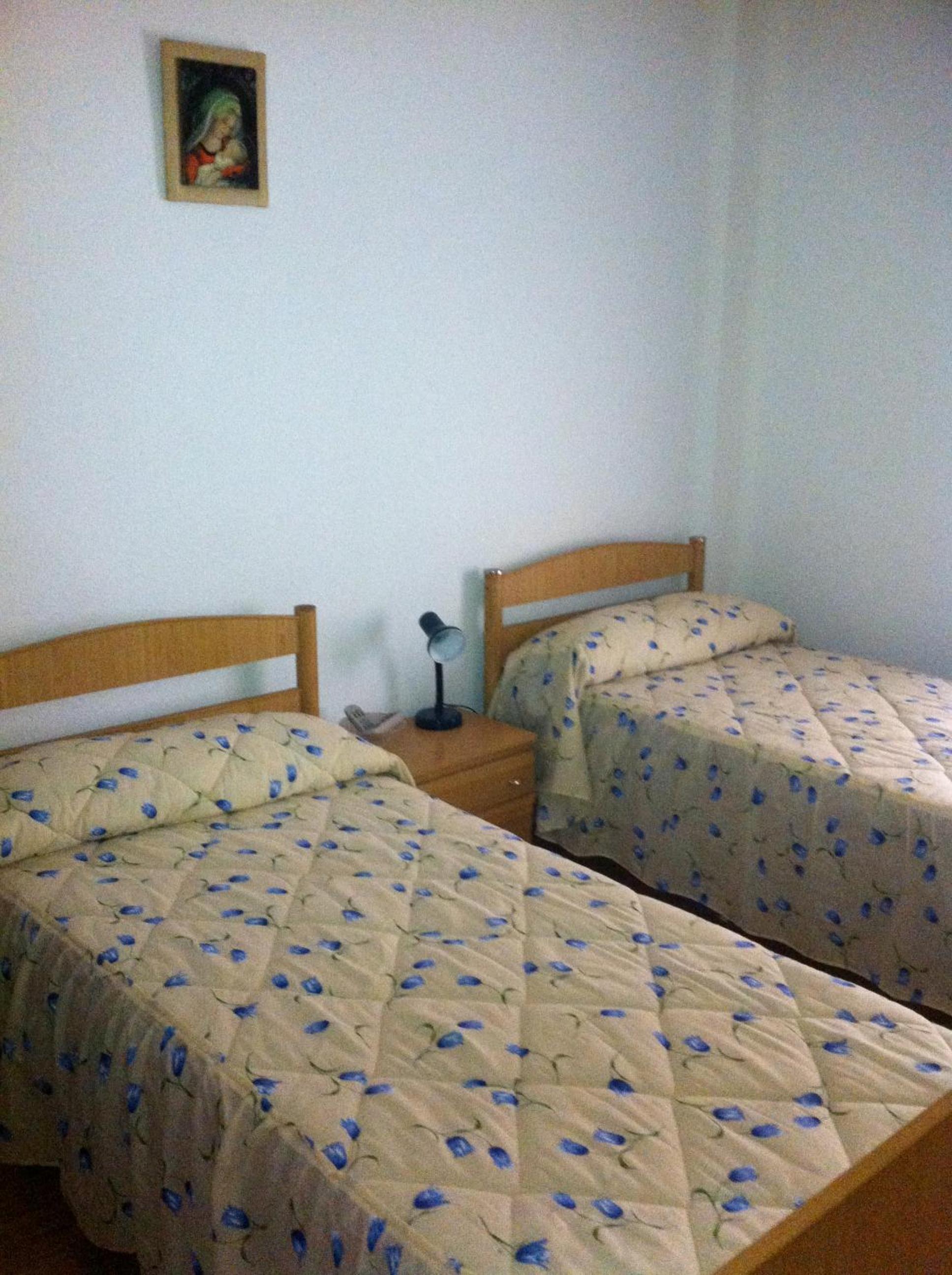 Double or Twin Room with Shared Bathroom photo 3