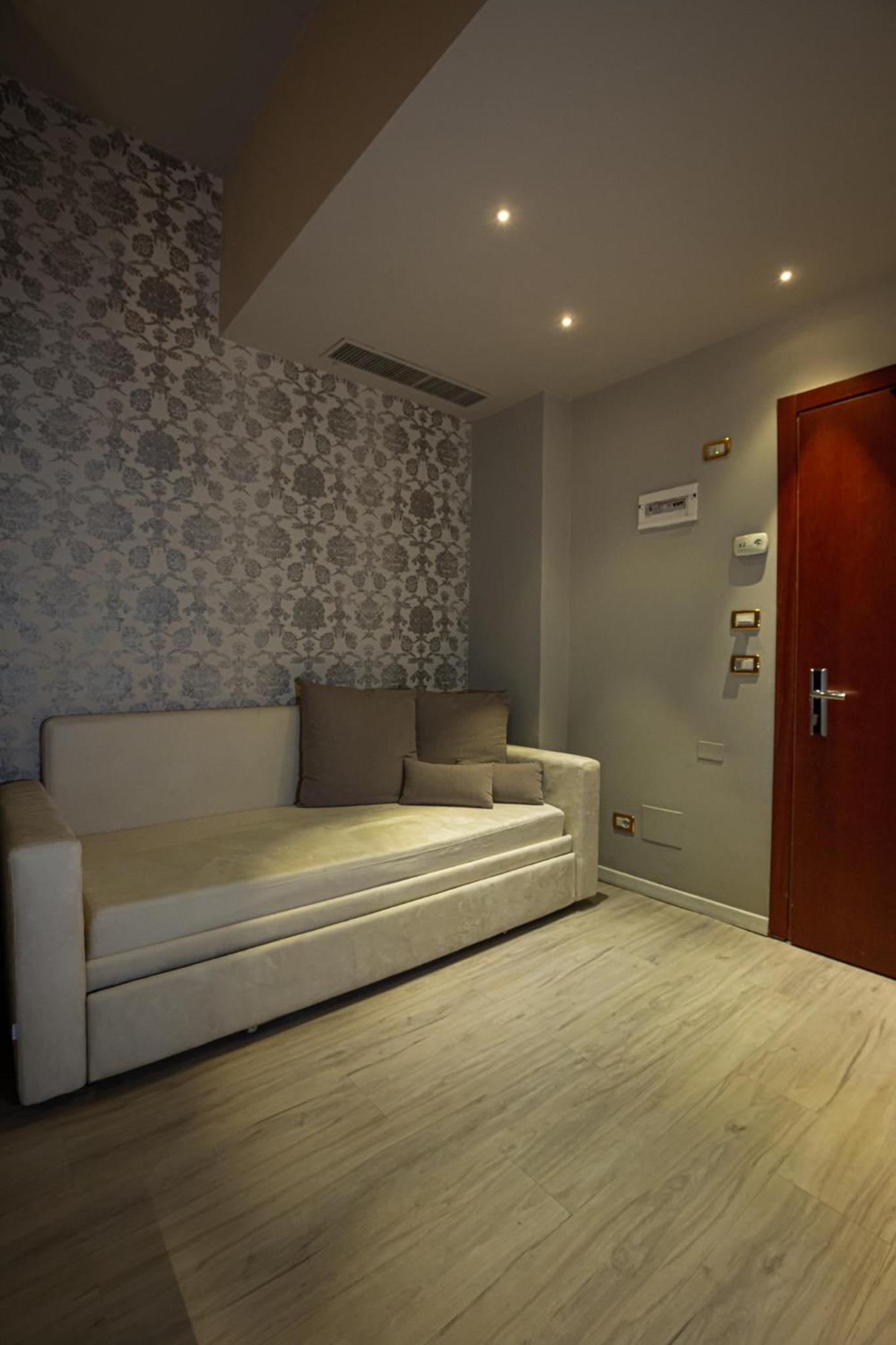 Double Room with Extra Bed - Photo 3