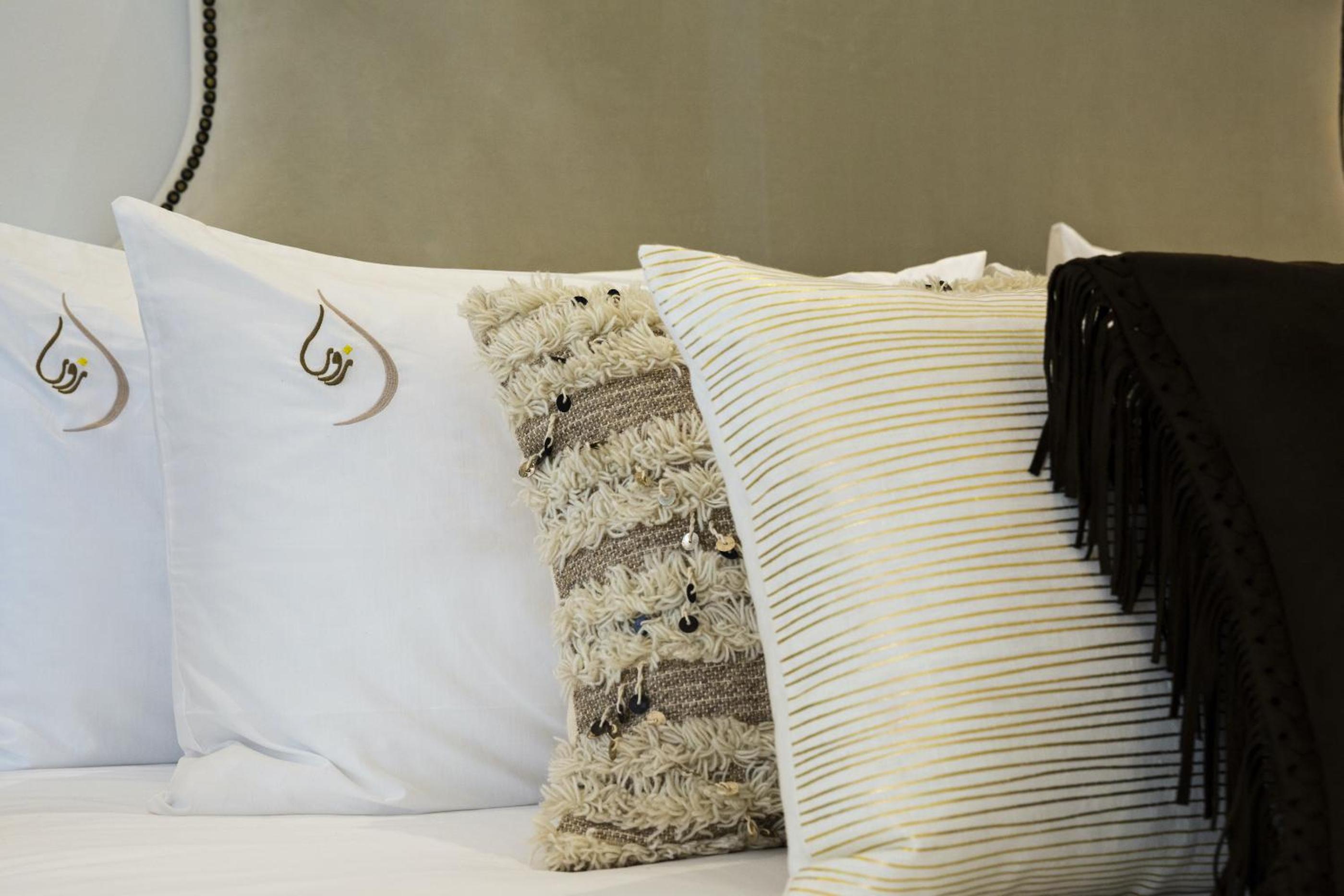 Deluxe King Suite photo 1