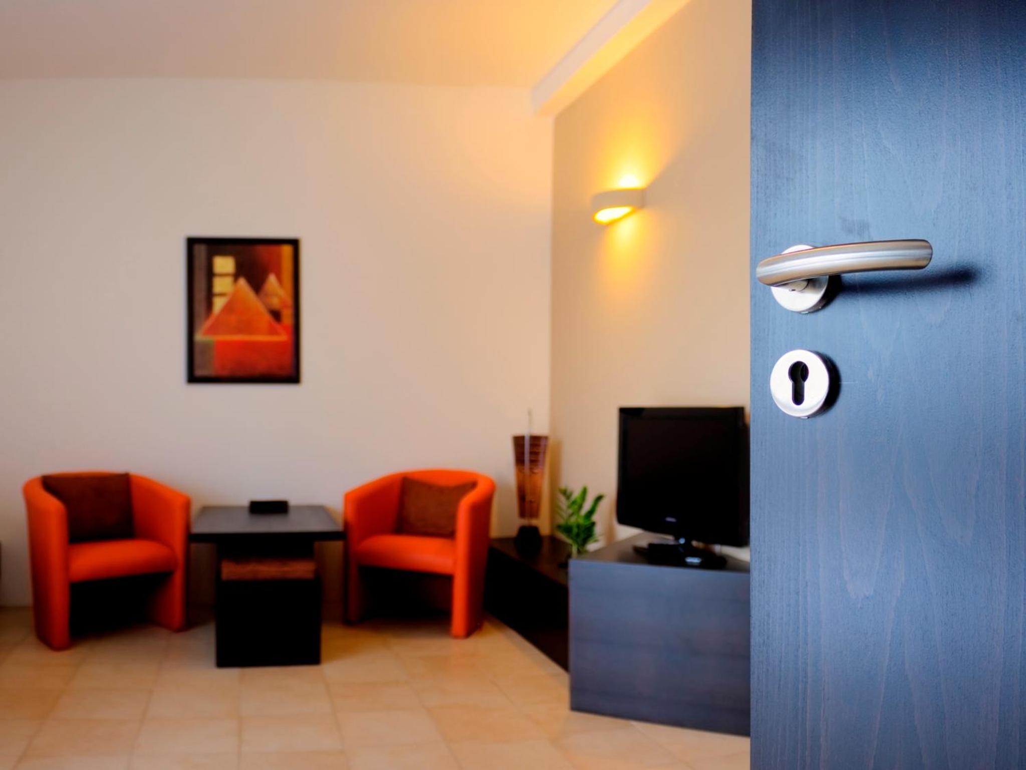 Apartment 45