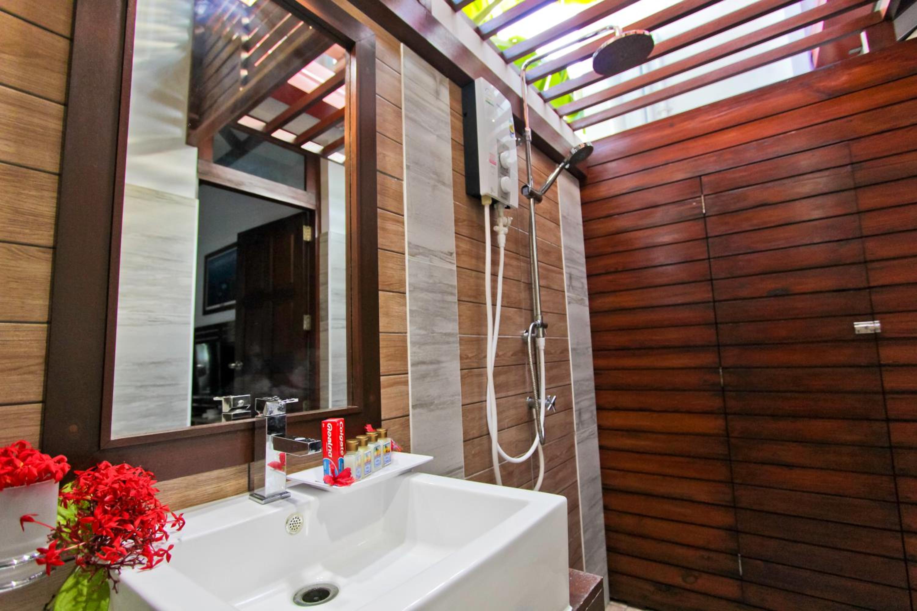 Deluxe Double Room with Shower photo 1